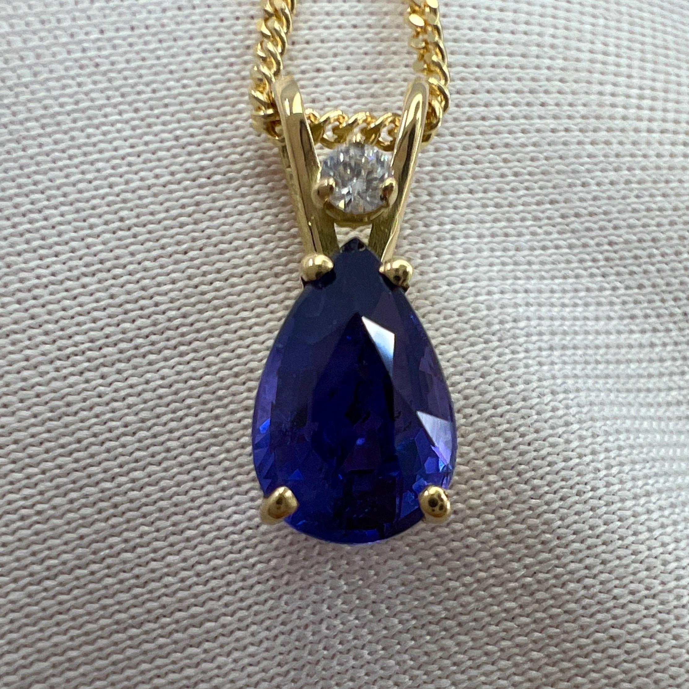 1.03 Carat Deep Blue Purple Pear Cut Sapphire & Diamond 18k Yellow Gold Pendant In New Condition In Birmingham, GB
