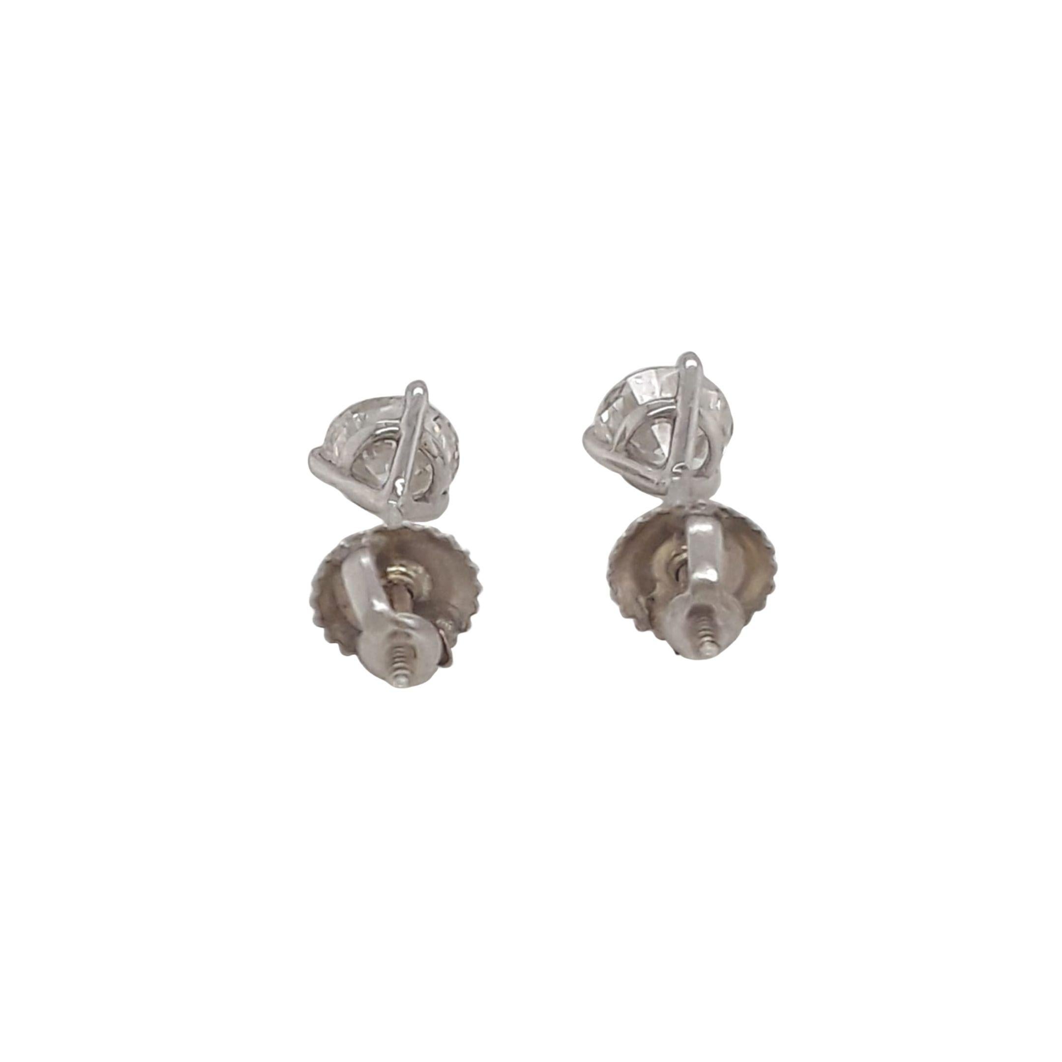 1.03 Carat Diamond Stud Earrings In New Condition In Miami, FL