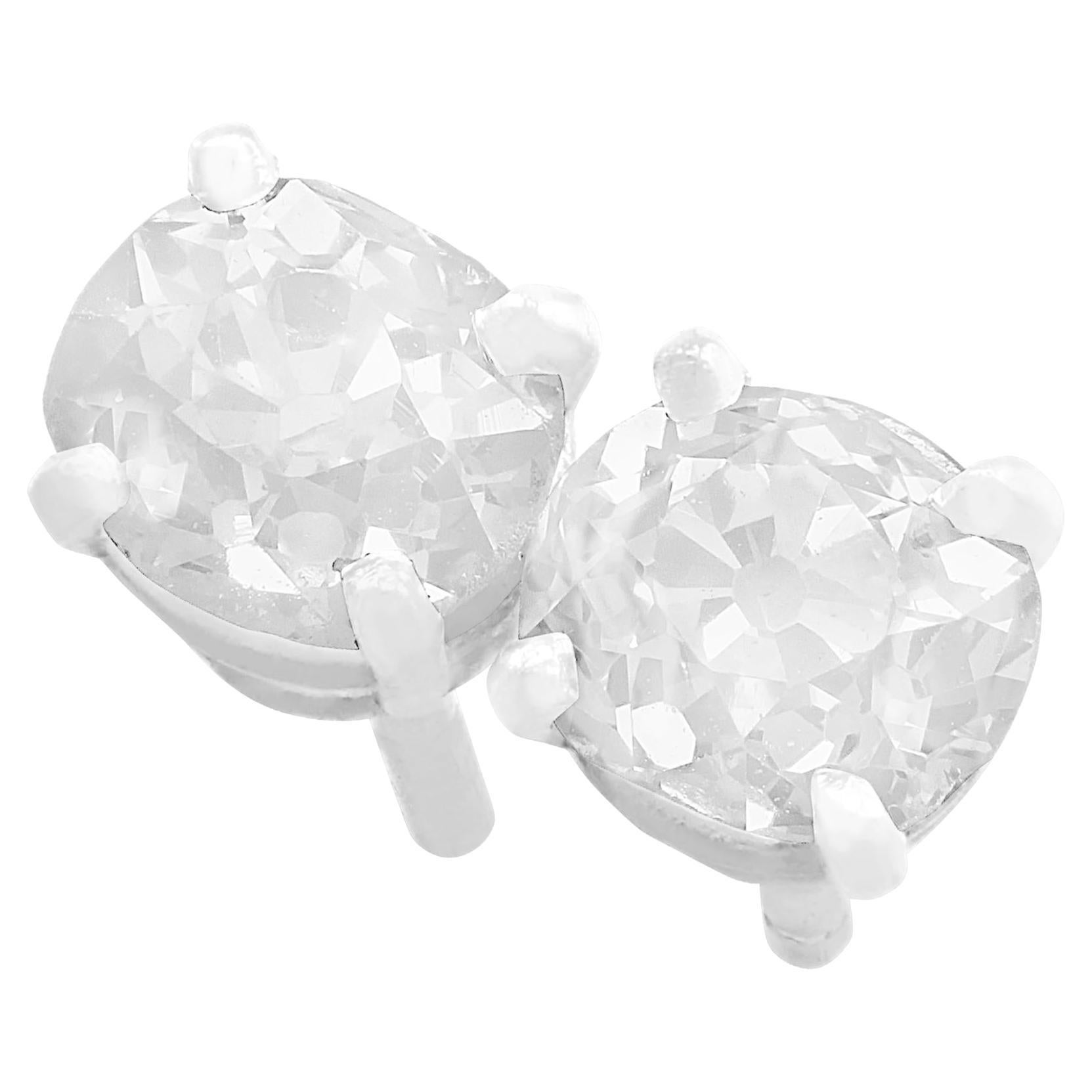 1.03 Carat Diamond Stud Earrings in Platinum For Sale