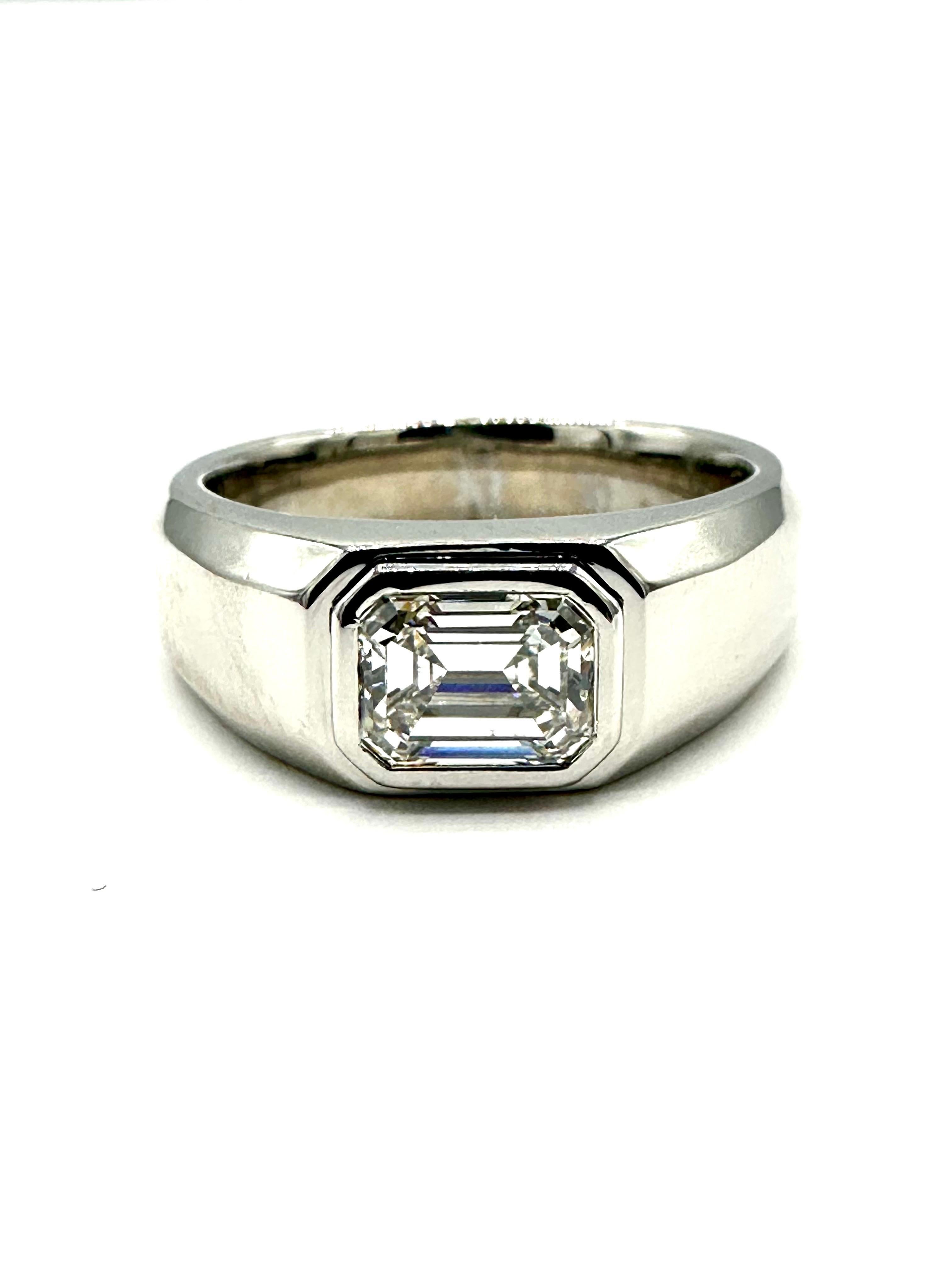 Modern 1.03 Carat Emerald Cut Diamond Tiffany & Co. Charles Tiffany Platinum Men's Ring For Sale
