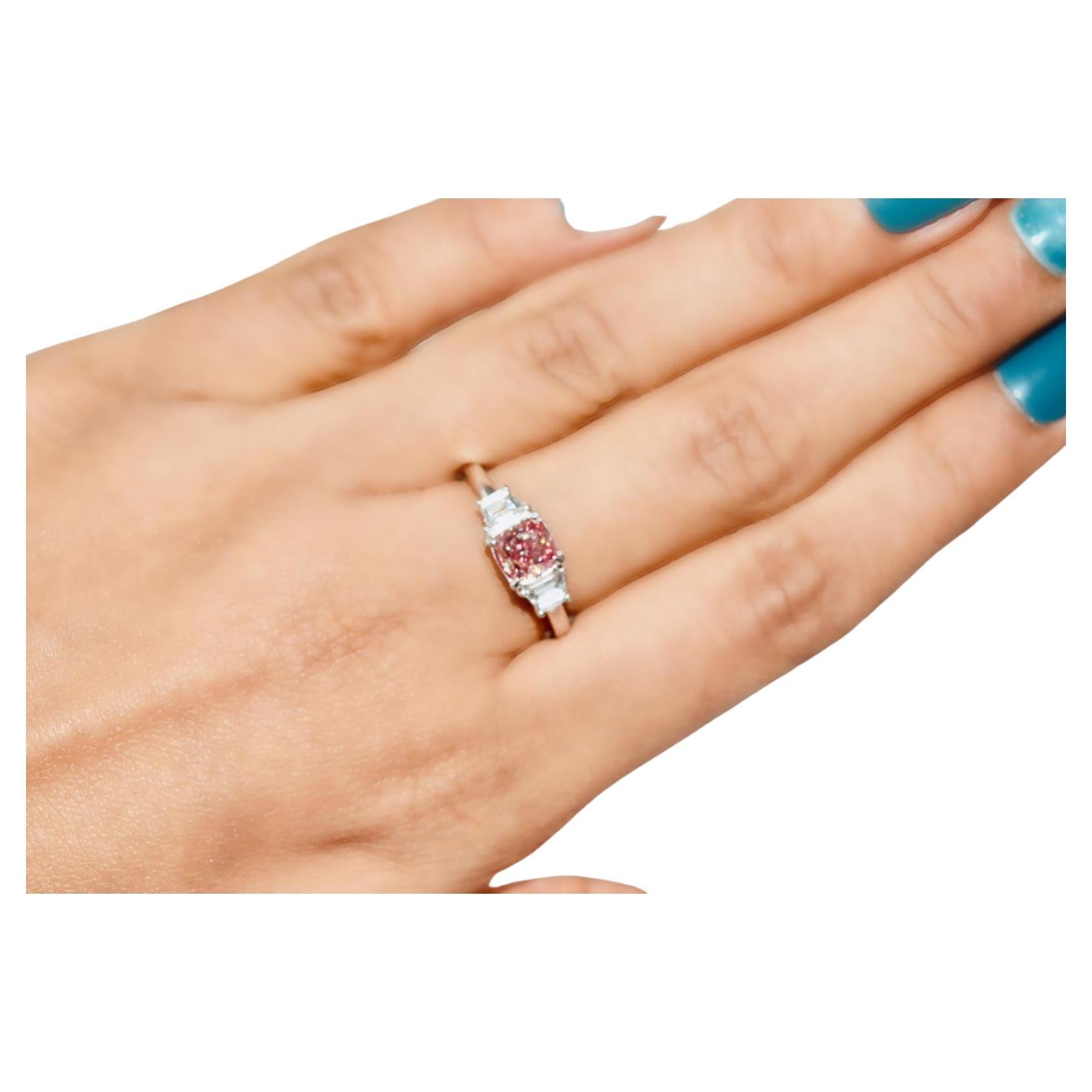 1.03 Carat Fancy Pink Diamond Ring VS Clarity AGL Certified For Sale