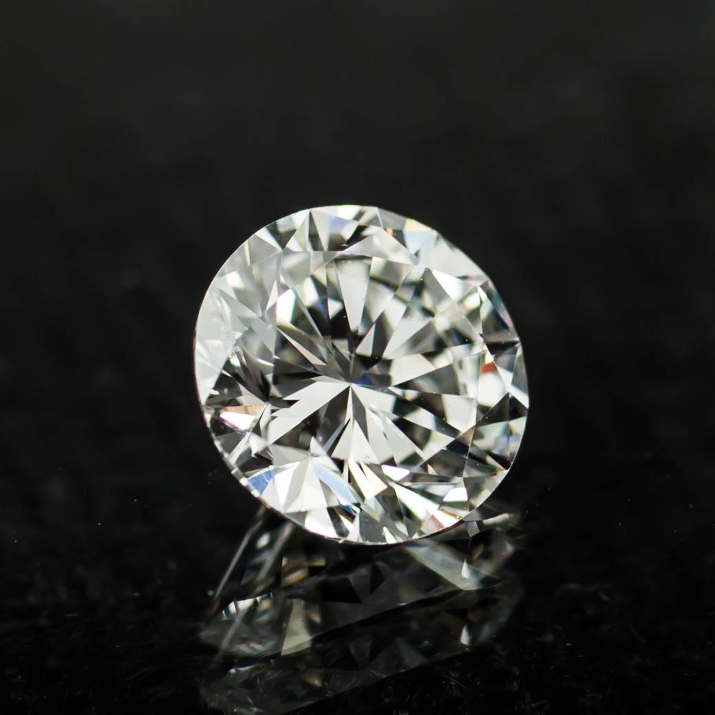 Modern 1.03 Carat Loose F / SI1 Round Brilliant Cut Diamond GIA Certified For Sale