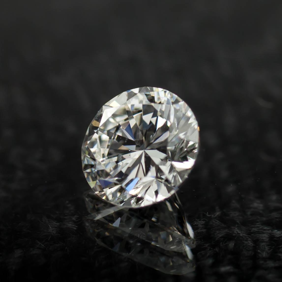 Women's or Men's 1.03 Carat Loose F / SI1 Round Brilliant Cut Diamond GIA Certified For Sale