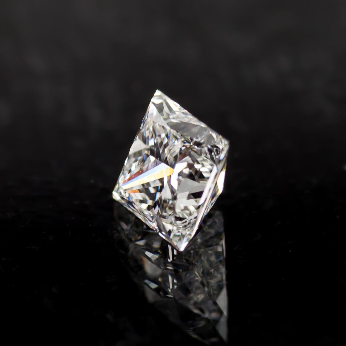 Modern 1.03 Carat Loose I / VS1 Princess Cut Diamond GIA Certified For Sale
