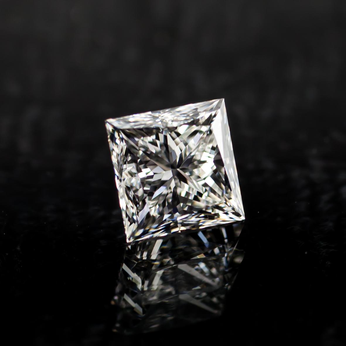 Women's or Men's 1.03 Carat Loose I / VS1 Princess Cut Diamond GIA Certified For Sale