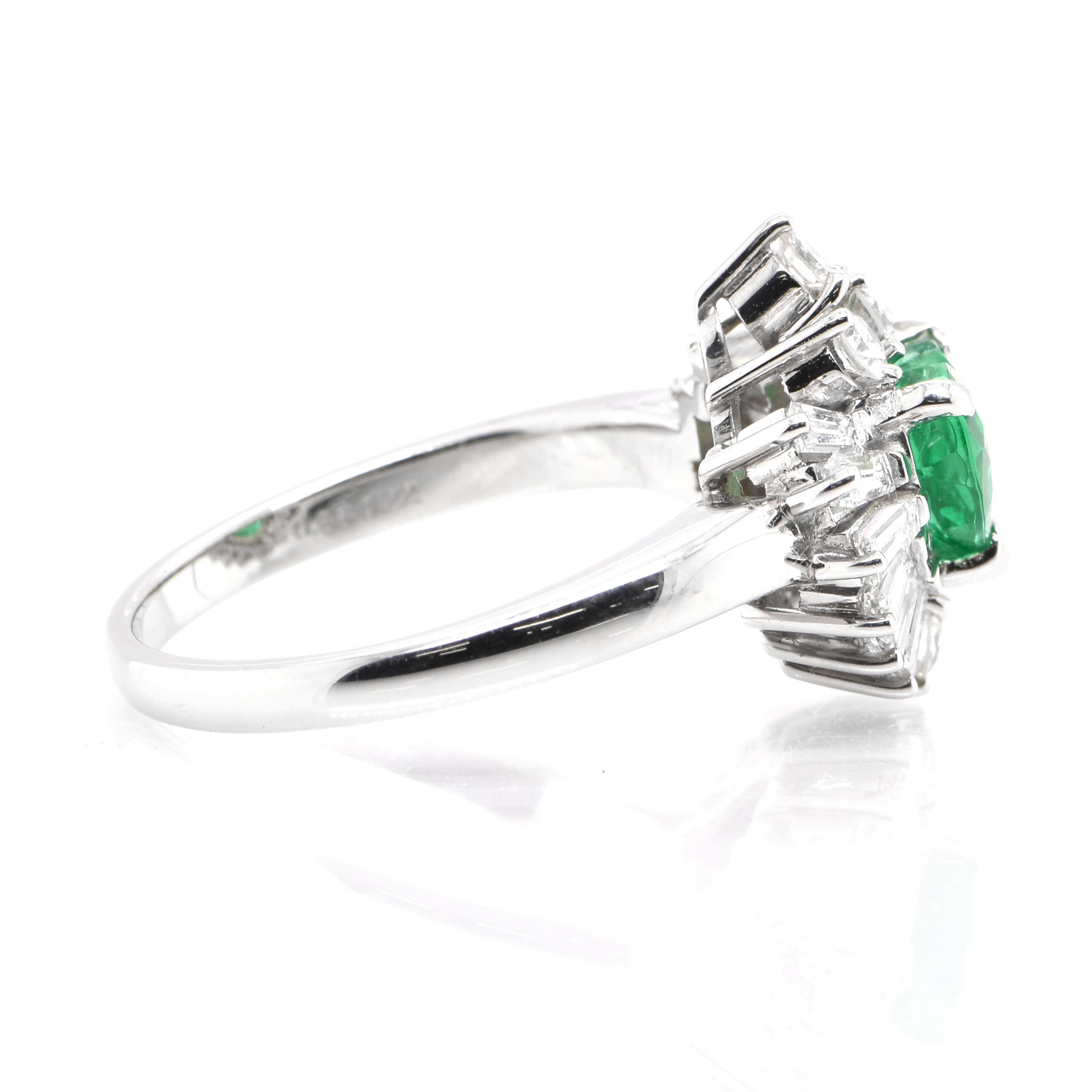1.03 Carat Natural Heart Shape Emerald and Diamond Ring Set in Platinum In Excellent Condition In Tokyo, JP