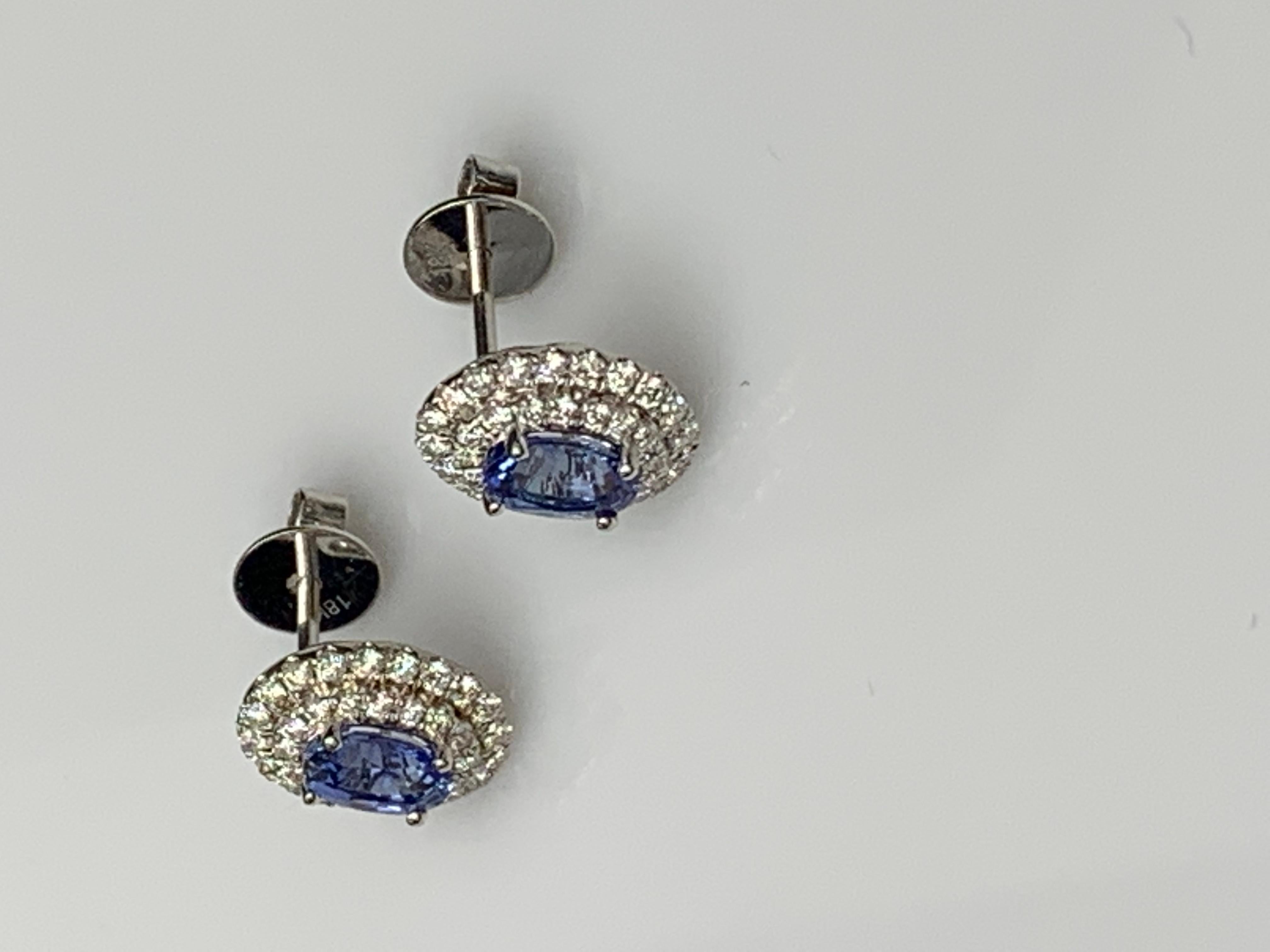 1.03 Carat Oval Cut Blue Sapphire and Diamond Stud Earrings in 18K White Gold For Sale 2
