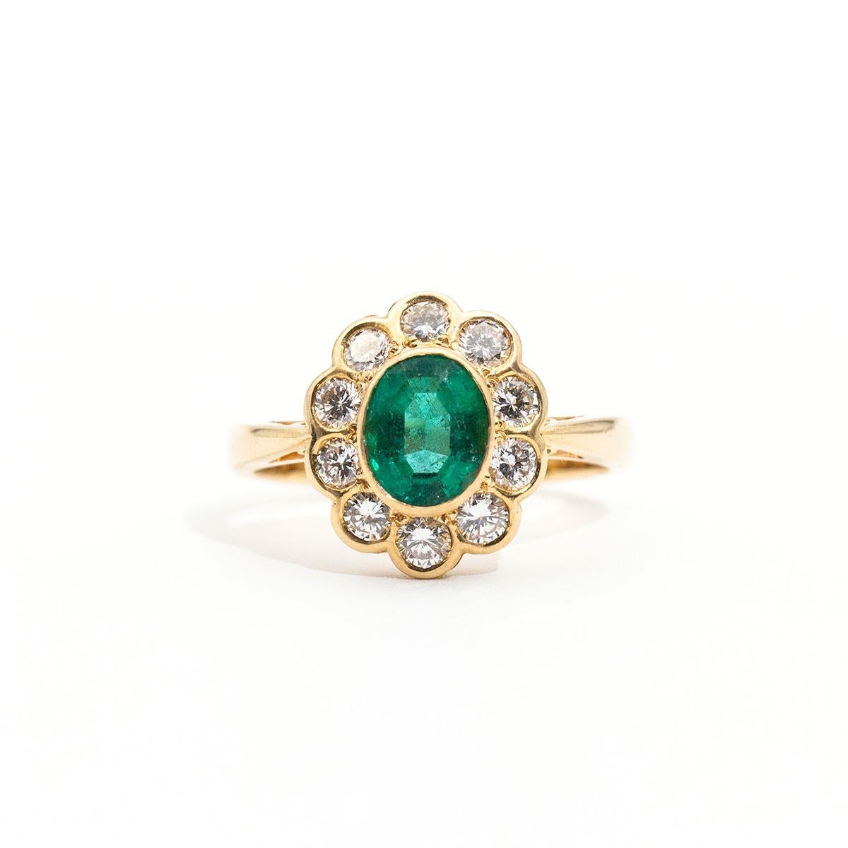 Modern 1.03 Carat Oval Emerald and Diamond 18 Carat Yellow Gold Vintage Cluster Ring