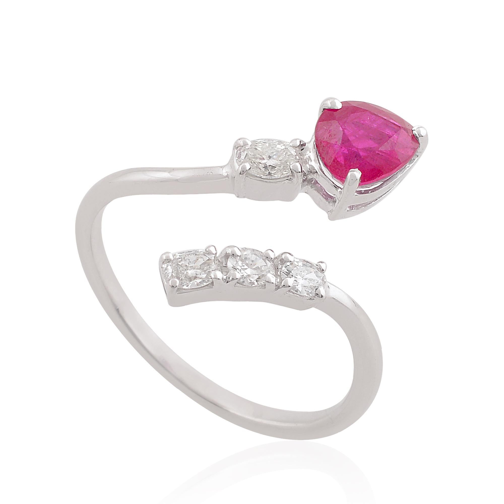 1.03 Carat Pear Ruby Wrap Ring 0.28 Carat Diamond 18 Karat White Gold Jewelry In New Condition For Sale In Diera, Dubai