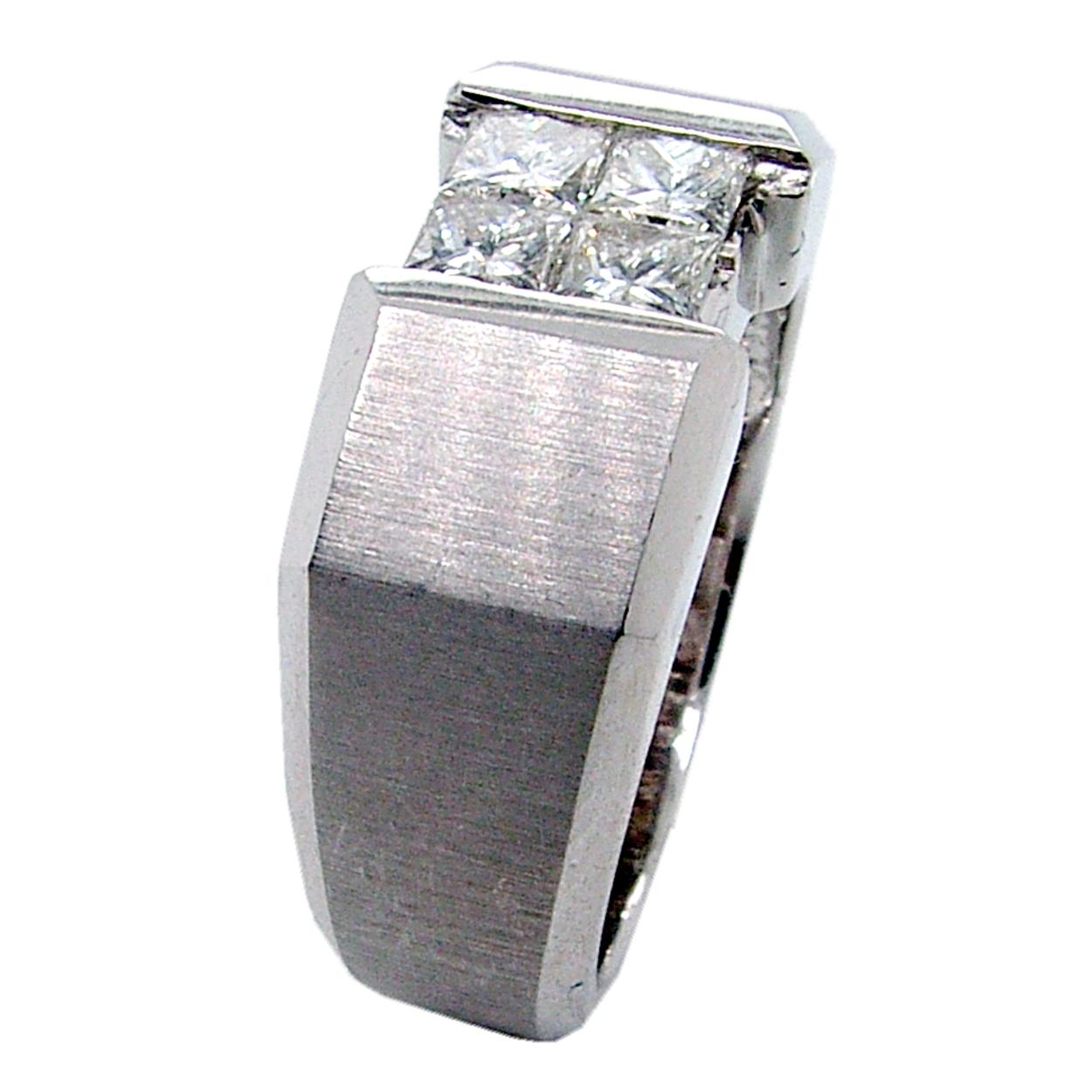 1.03 Carat Princess Cut Diamond 18 Karat Gents Ring For Sale 1