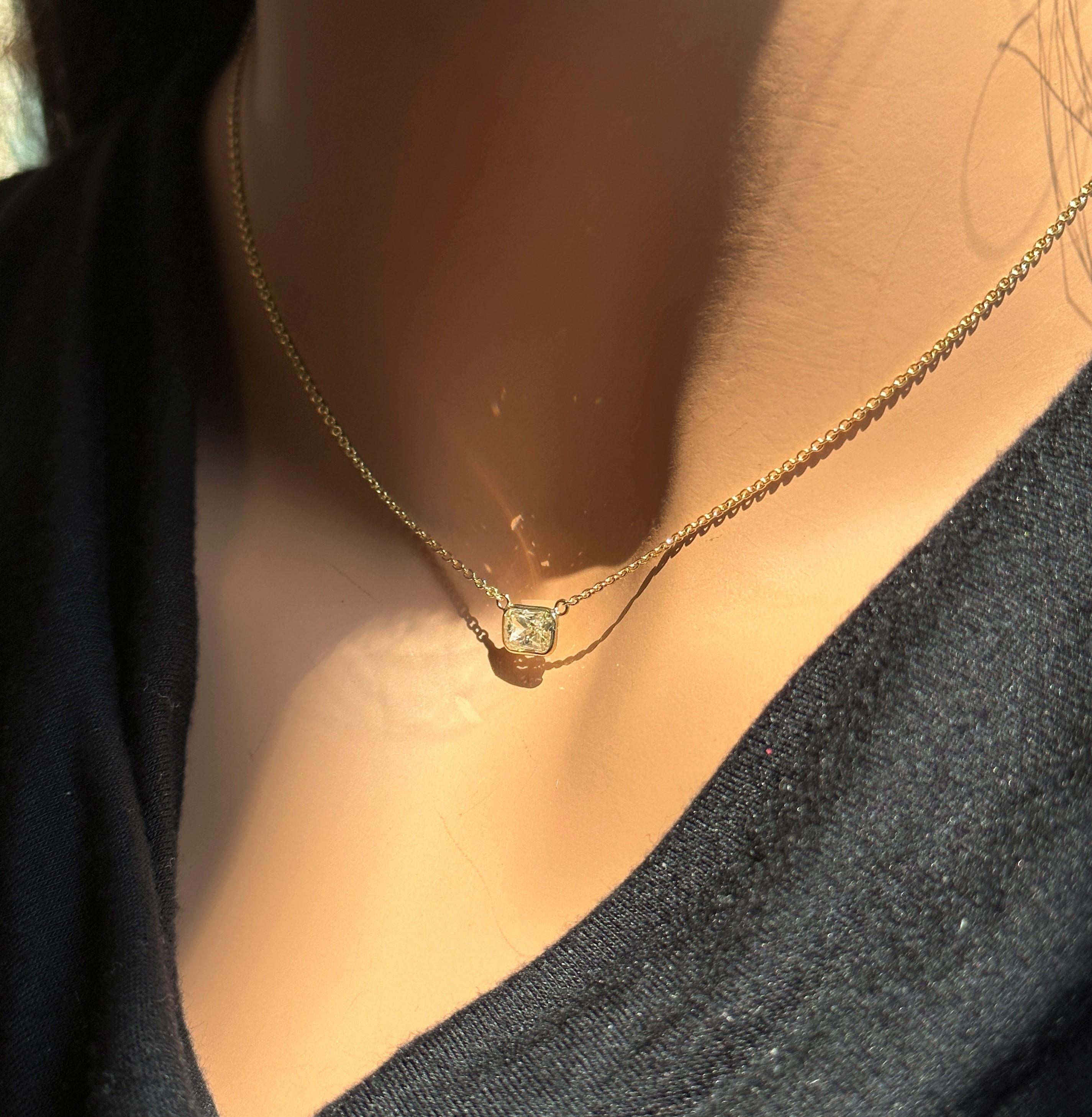 1,03 Karat strahlender Diamant Handgefertigte Solitär-Halskette in 14k Weißgold (Radiantschliff) im Angebot