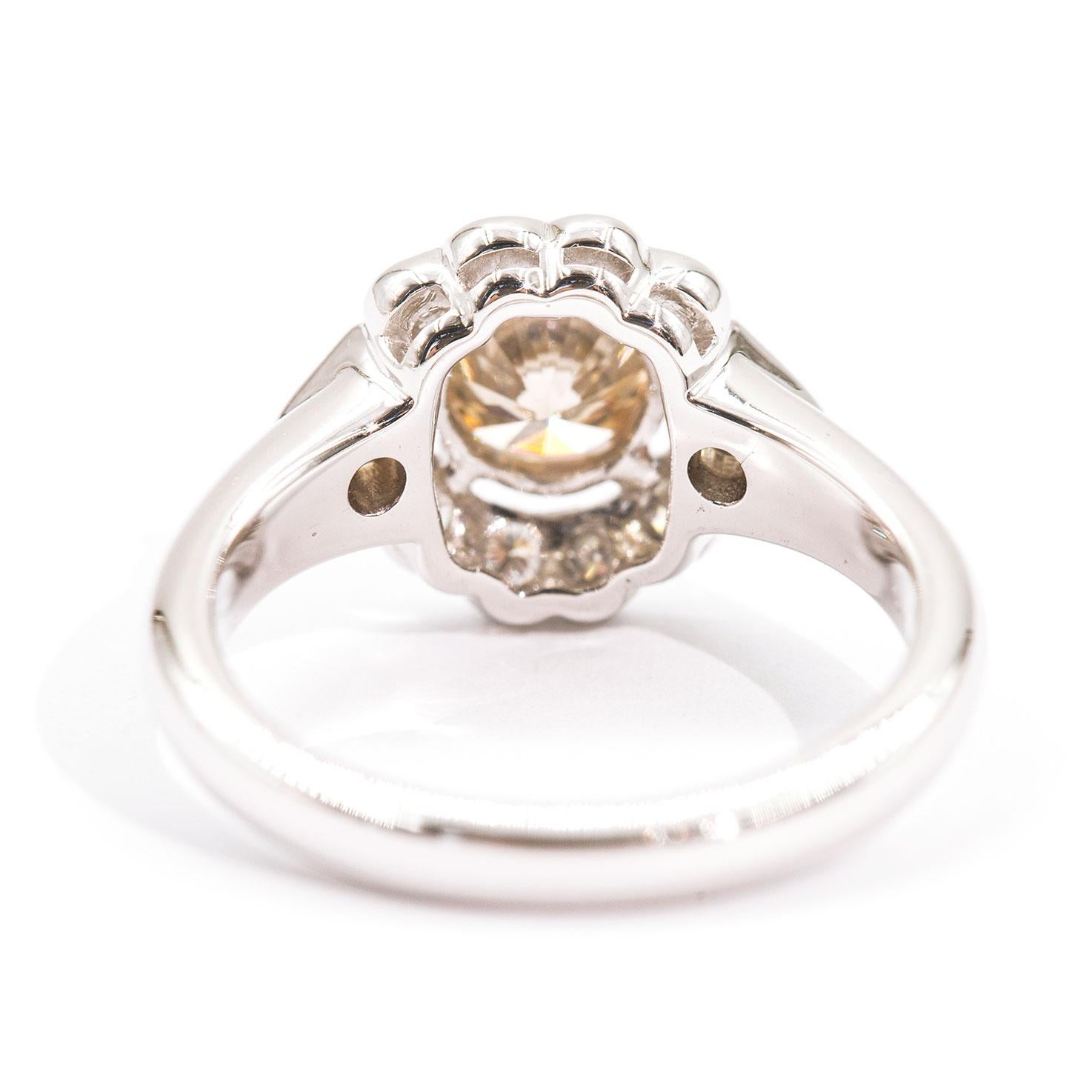 1,03 Karat runder Brillantschliff Diamant 18 Weiß Karat Gold Halo Cluster Ring im Zustand „Neu“ im Angebot in Hamilton, AU