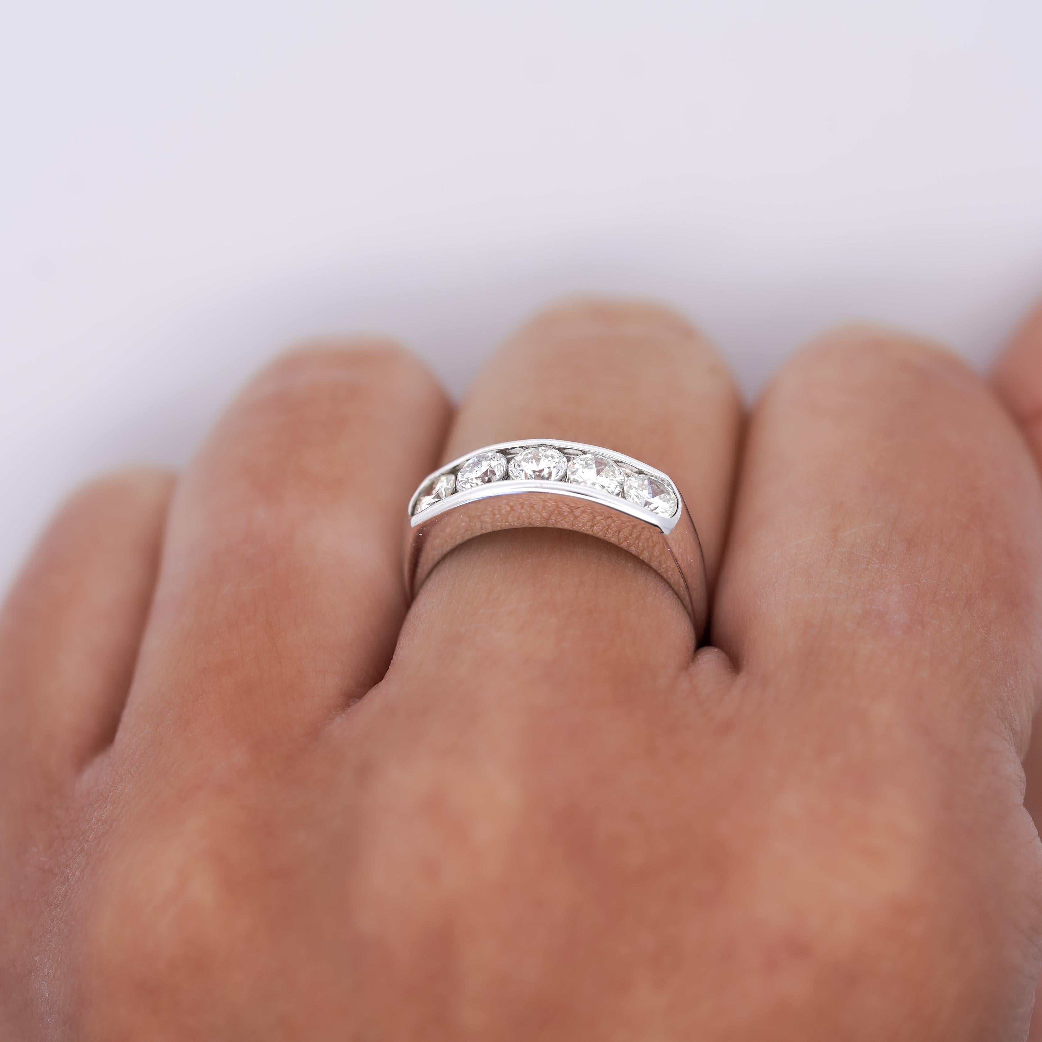 Round Cut 1.03 Carat Round-Cut Diamond in Platinum 900 Channel Setting Half-Eternity Ring For Sale