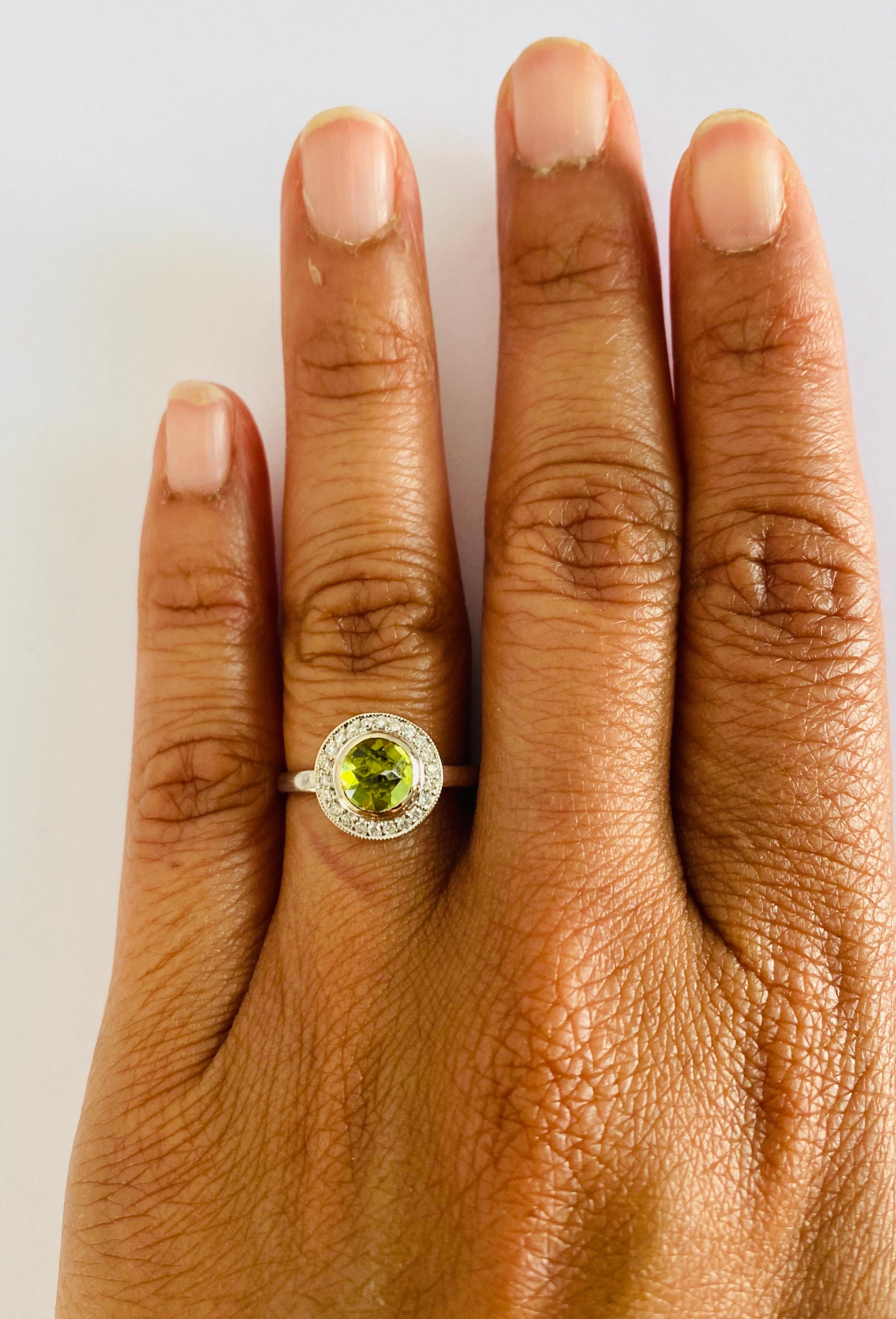1.03 Carat Round Cut Peridot Diamond 14 Karat White Gold Ring In New Condition In Los Angeles, CA