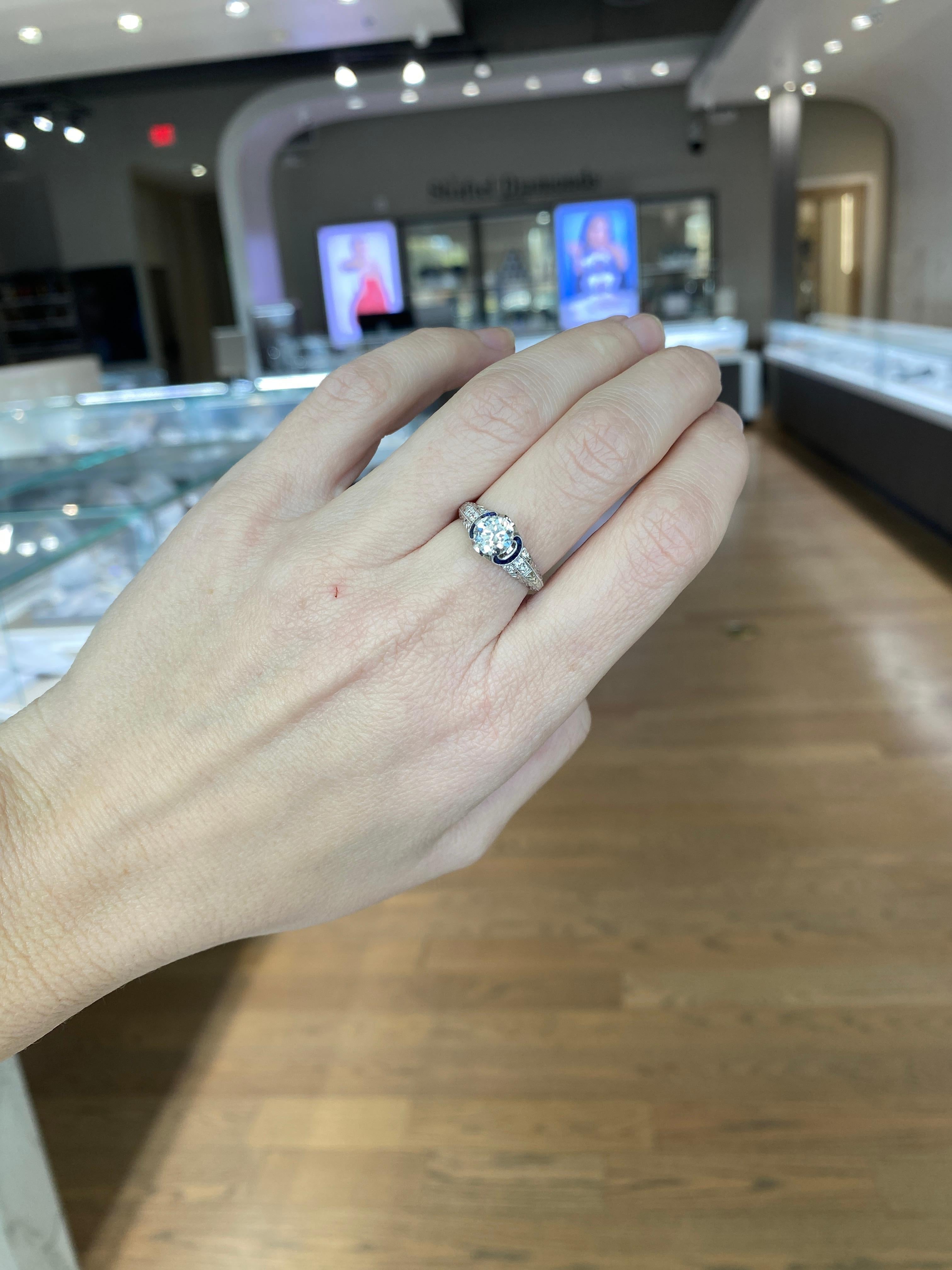 Anillo de inspiración vintage con diamante redondo de 1,03 quilates y zafiro de 0,21 quilates en venta 5