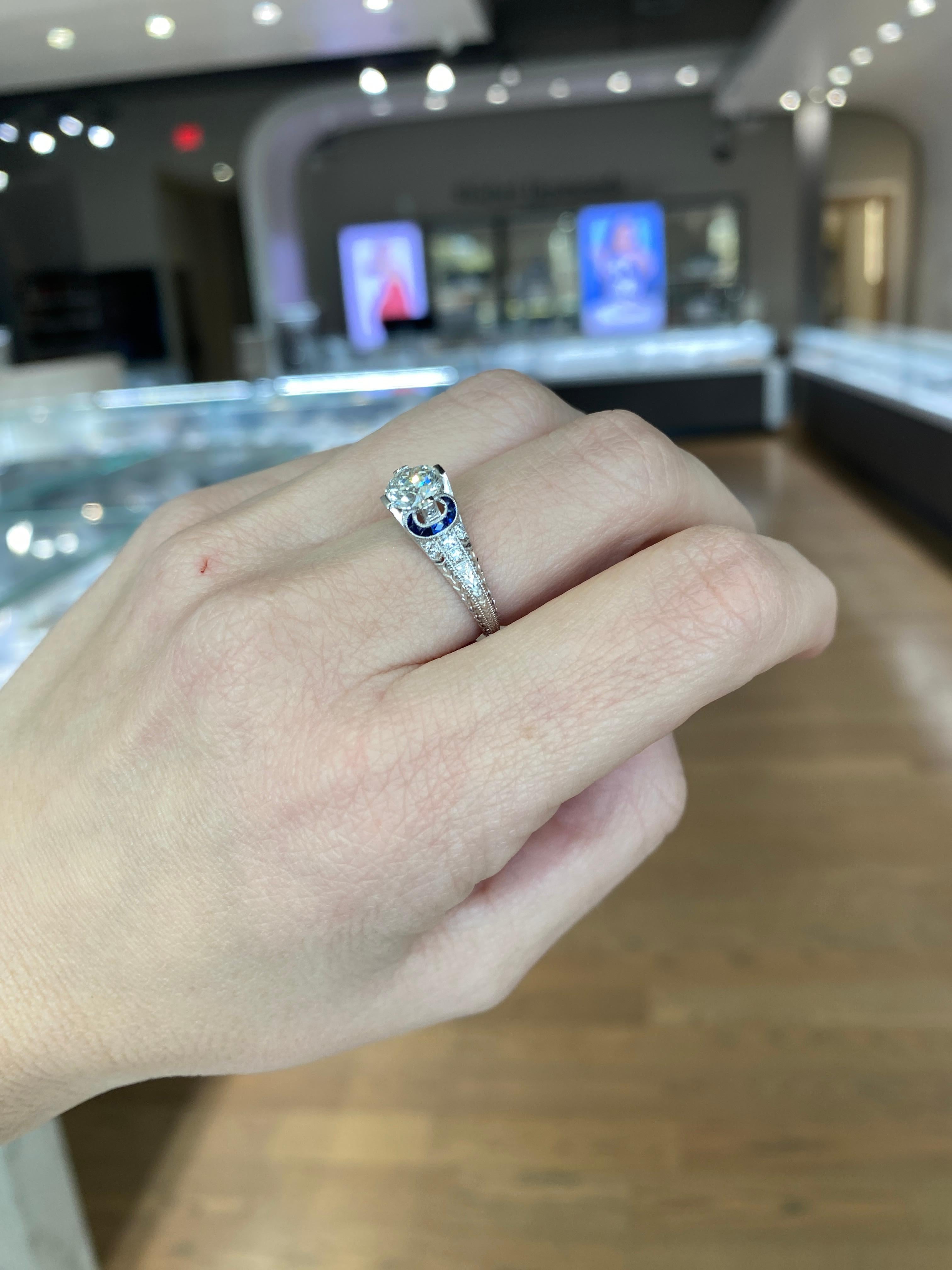 Anillo de inspiración vintage con diamante redondo de 1,03 quilates y zafiro de 0,21 quilates en venta 9