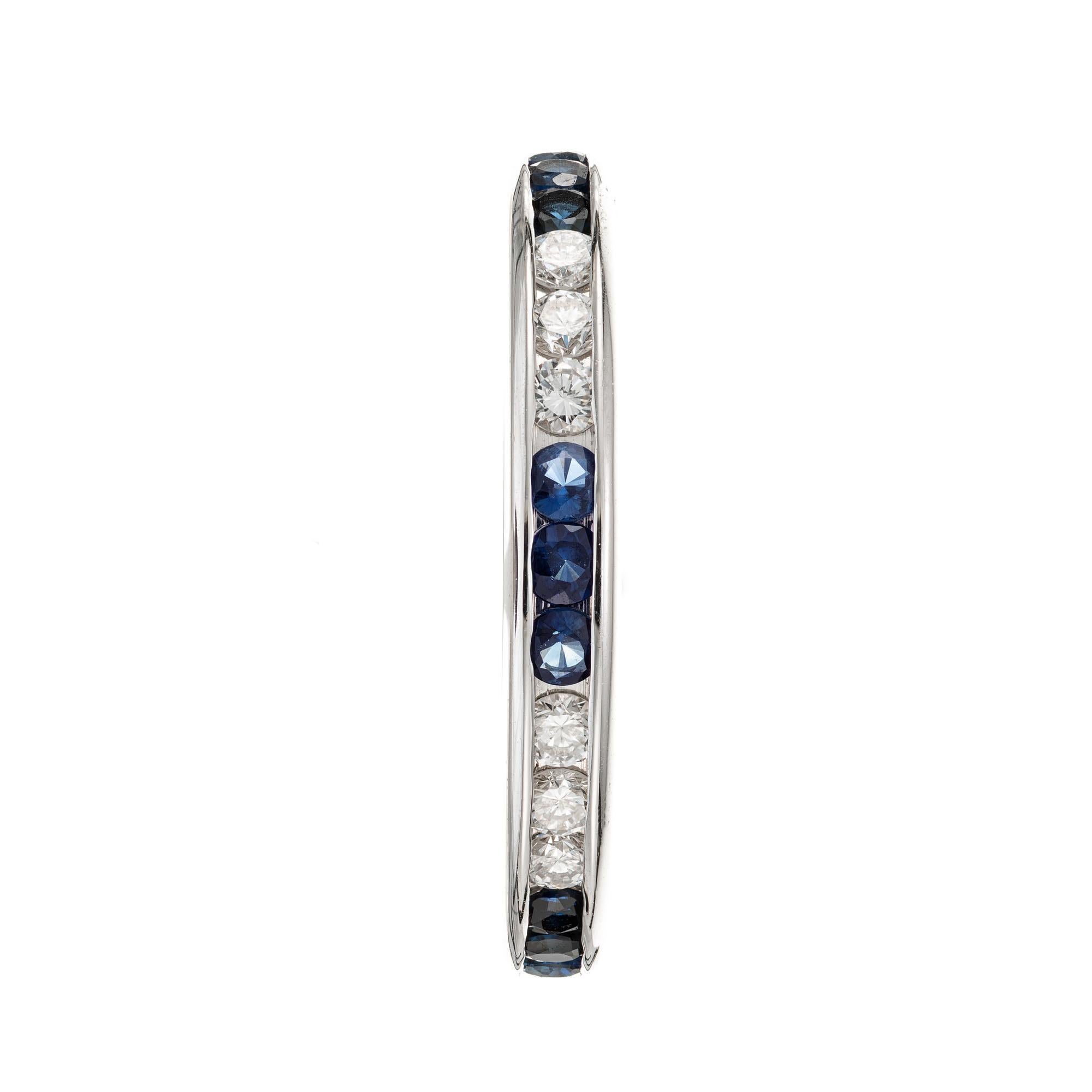 1.03 Carat Sapphire Diamond White Gold Wedding Band Ring In Excellent Condition For Sale In Stamford, CT