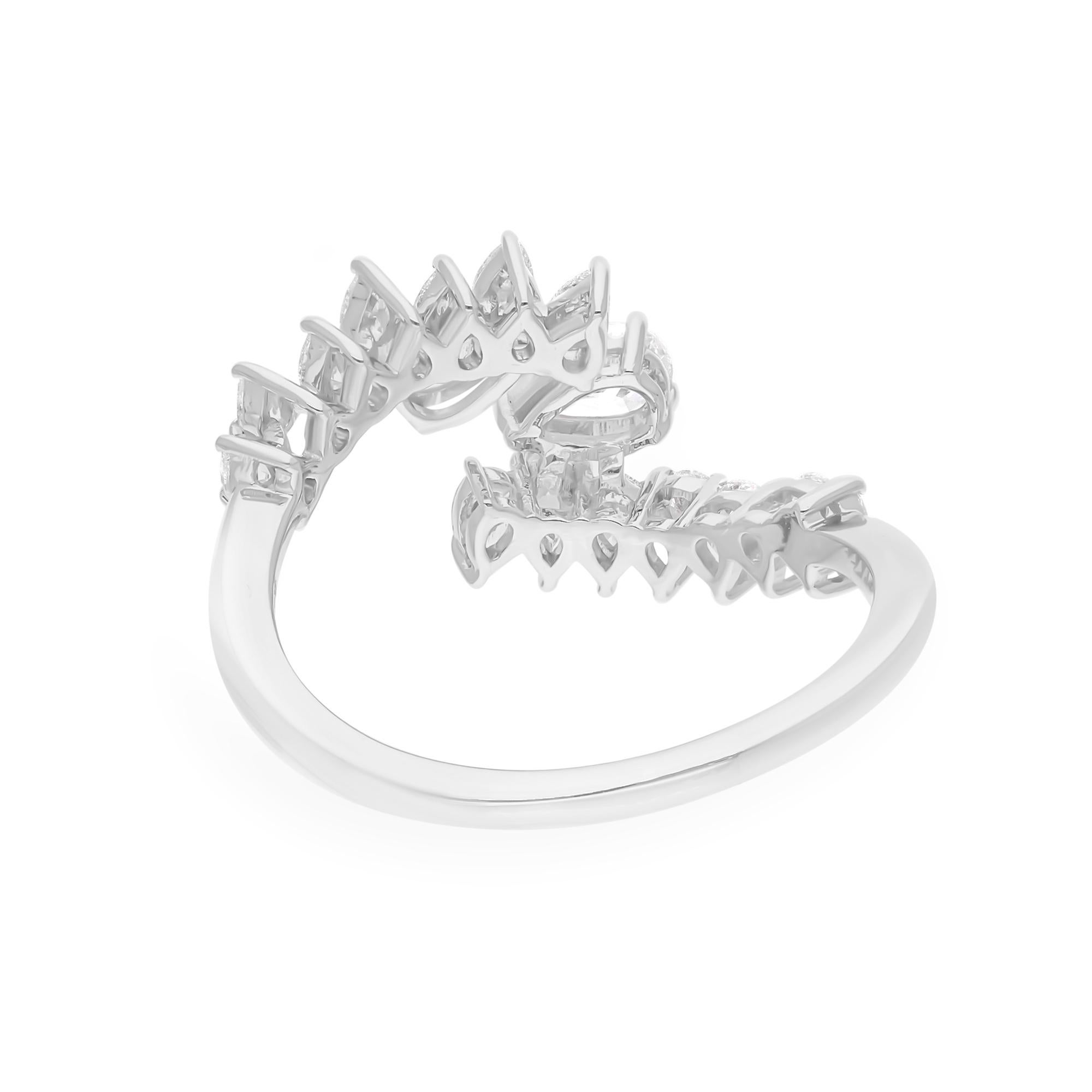 Moderne Bague manchette en or blanc 18 carats avec diamant poire de 1,03 carat SI/H, faite à la main en vente