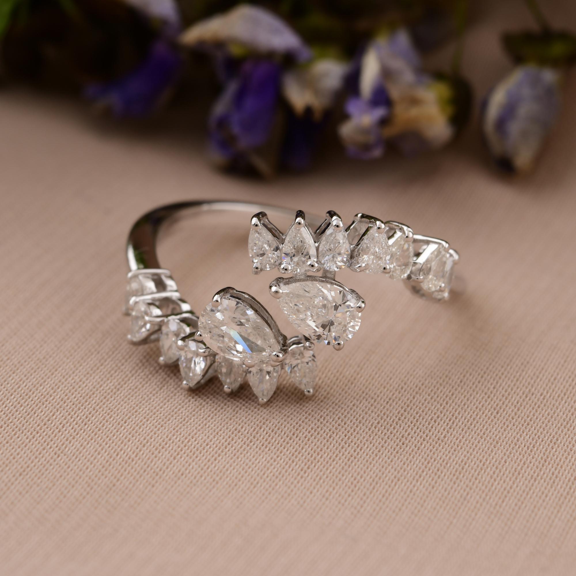 Bague manchette en or blanc 18 carats avec diamant poire de 1,03 carat SI/H, faite à la main Neuf - En vente à Diera, Dubai