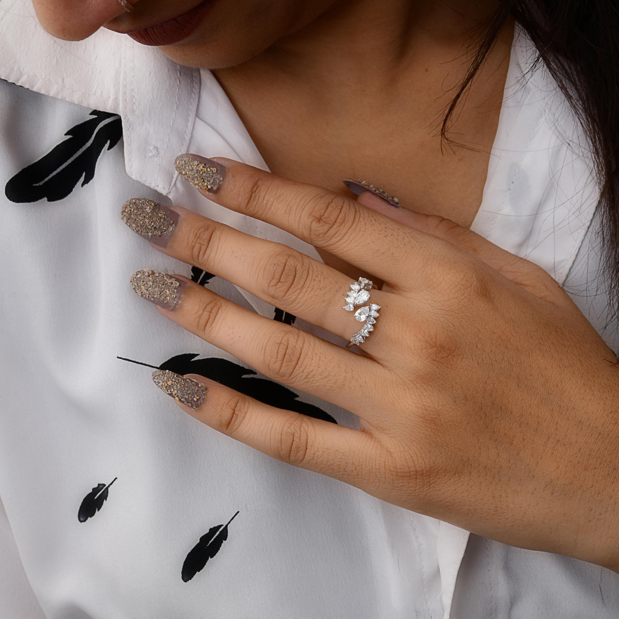 Bague manchette en or blanc 18 carats avec diamant poire de 1,03 carat SI/H, faite à la main Pour femmes en vente