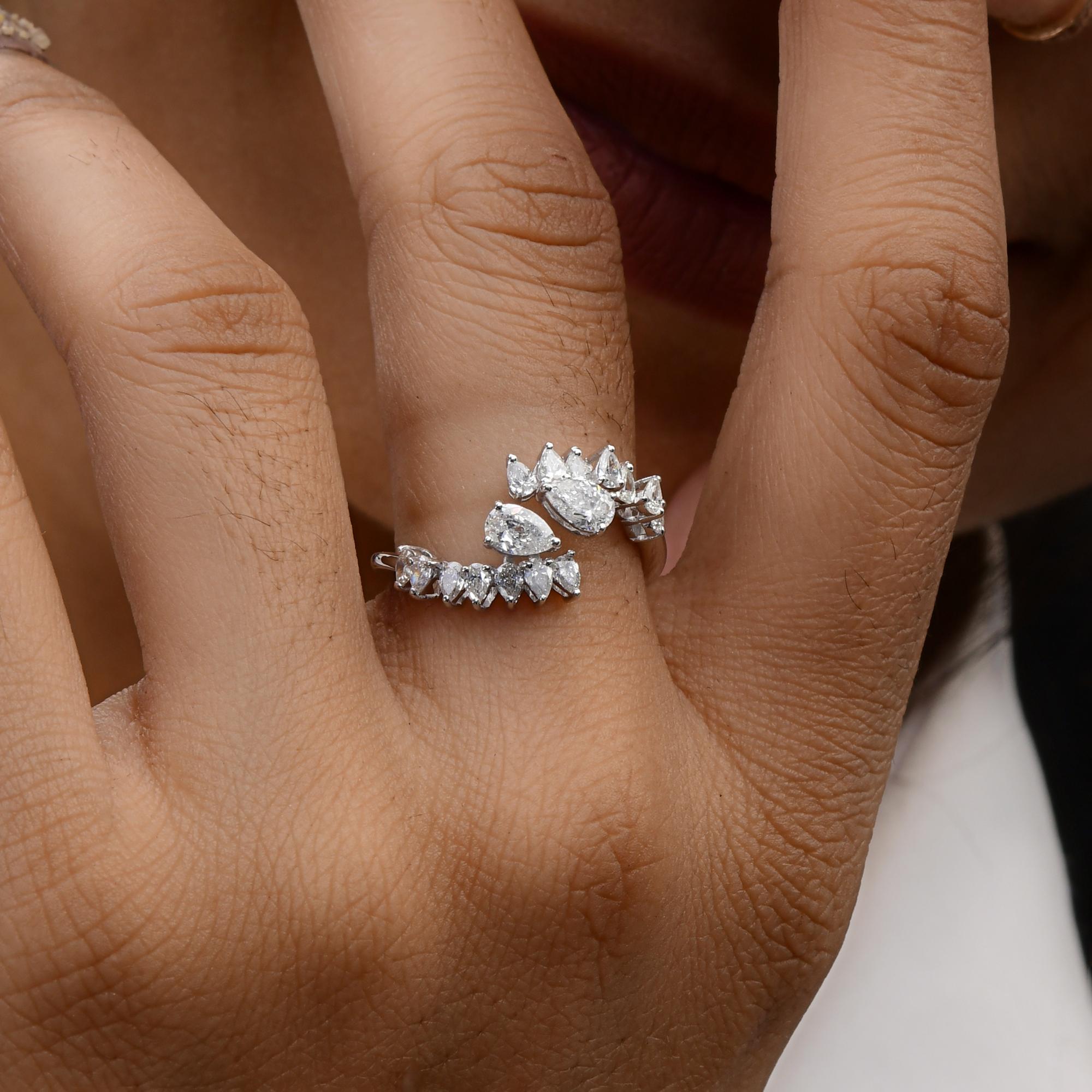 Bague manchette en or blanc 18 carats avec diamant poire de 1,03 carat SI/H, faite à la main en vente 1