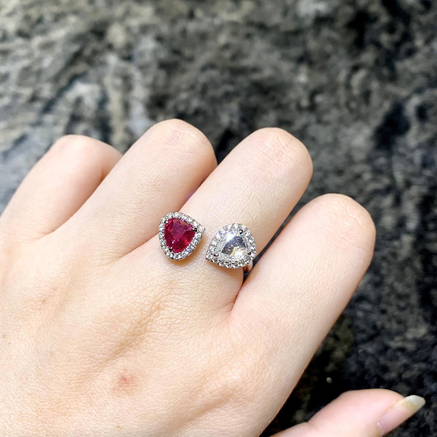 Bague jumeau en rubis rouge vif de 1,03 carat et diamants de 1 carat Pour femmes en vente