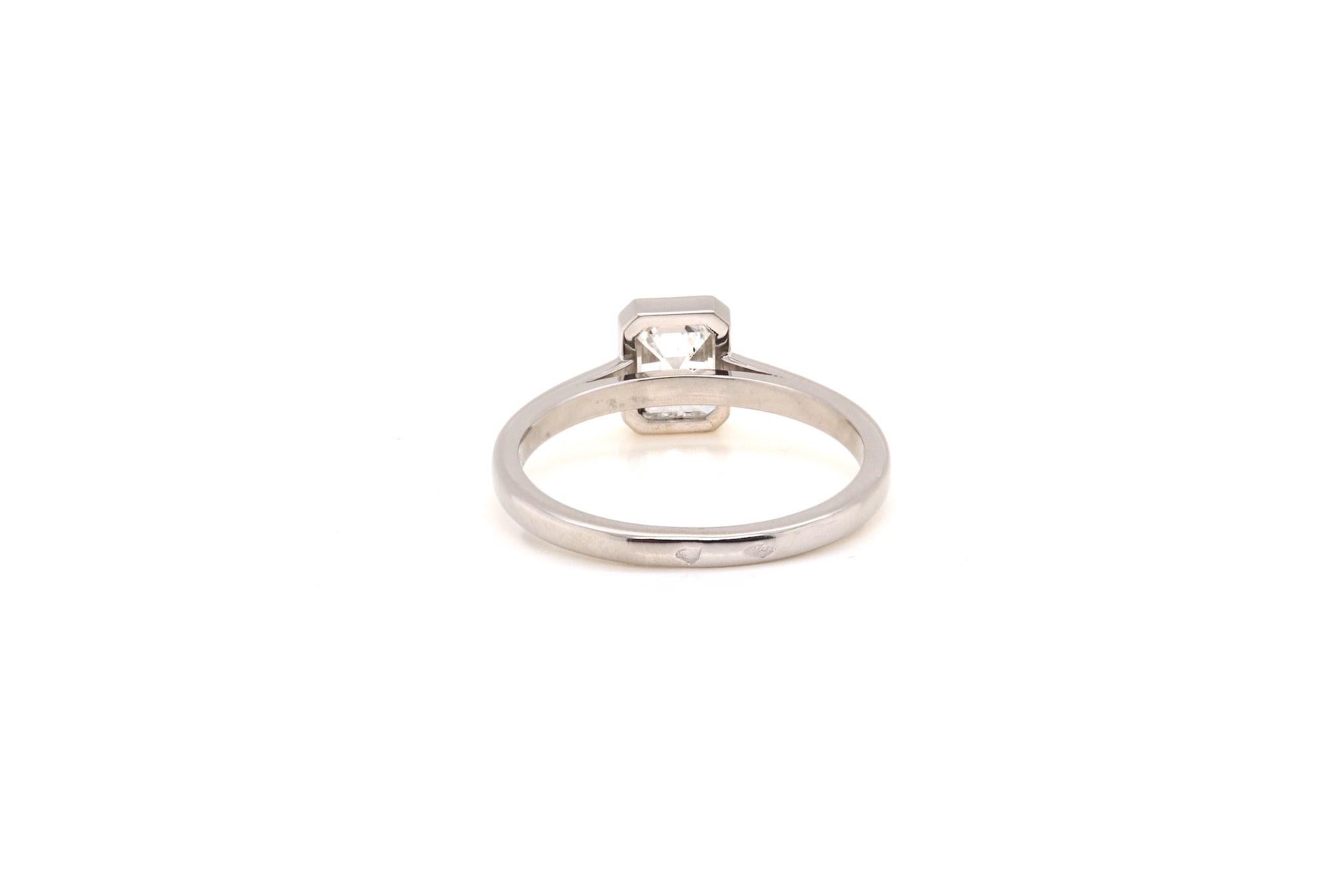 Women's or Men's 1.03 carats F/Si1 emerald cut diamond solitaire For Sale