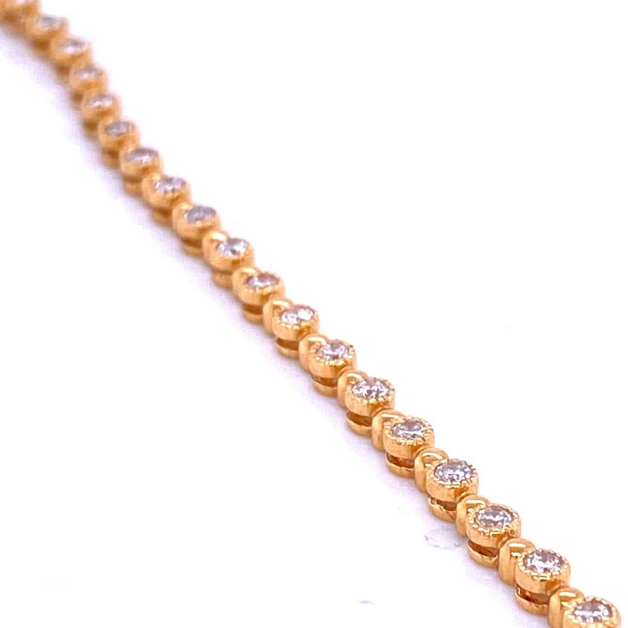 Taille ronde Bracelet tennis en or 14 carats serti d'un diamant rond de 1,03 carat serti sur le chaton en vente