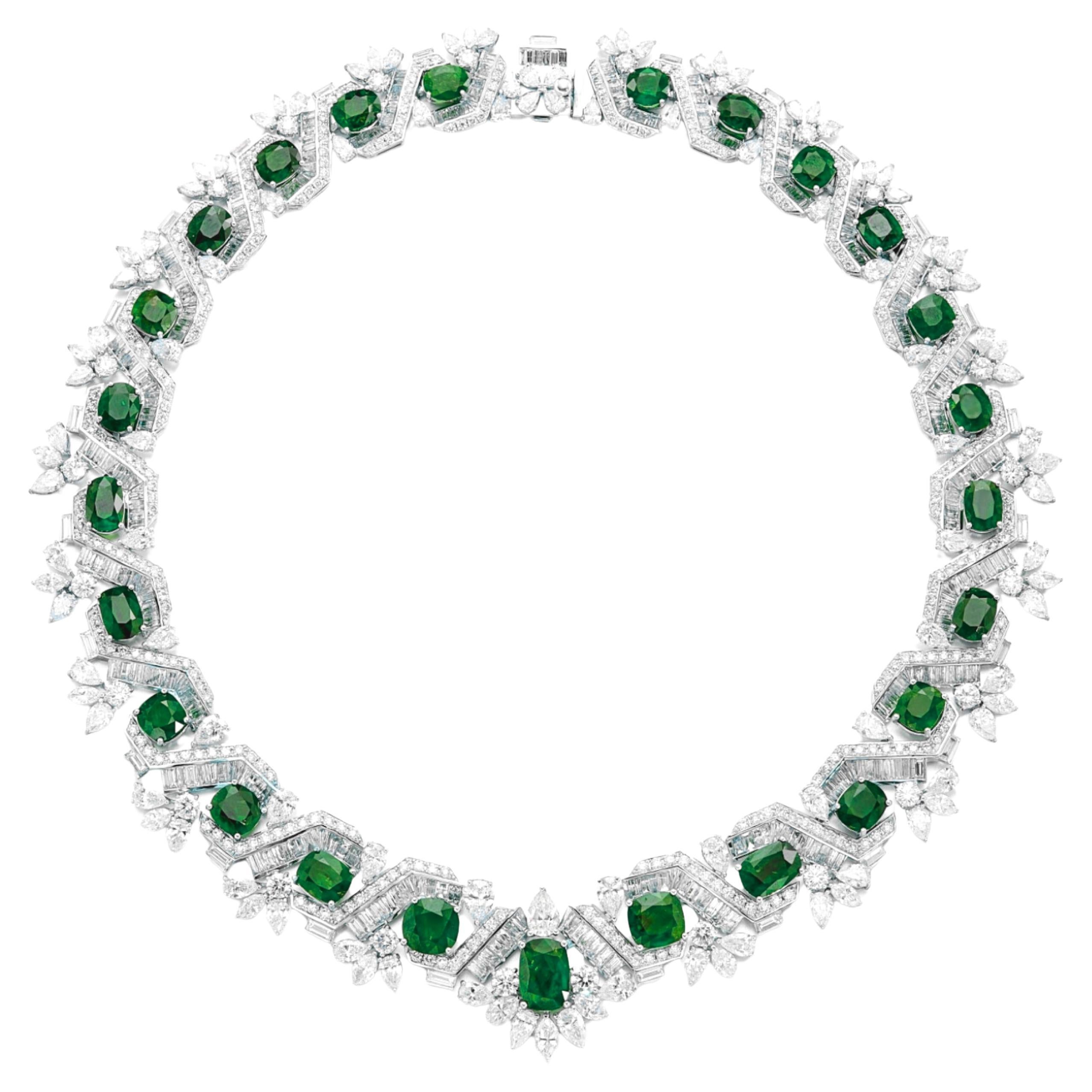 103 Ct. Collana a girocollo con diamanti tondi baguette smeraldo in vendita