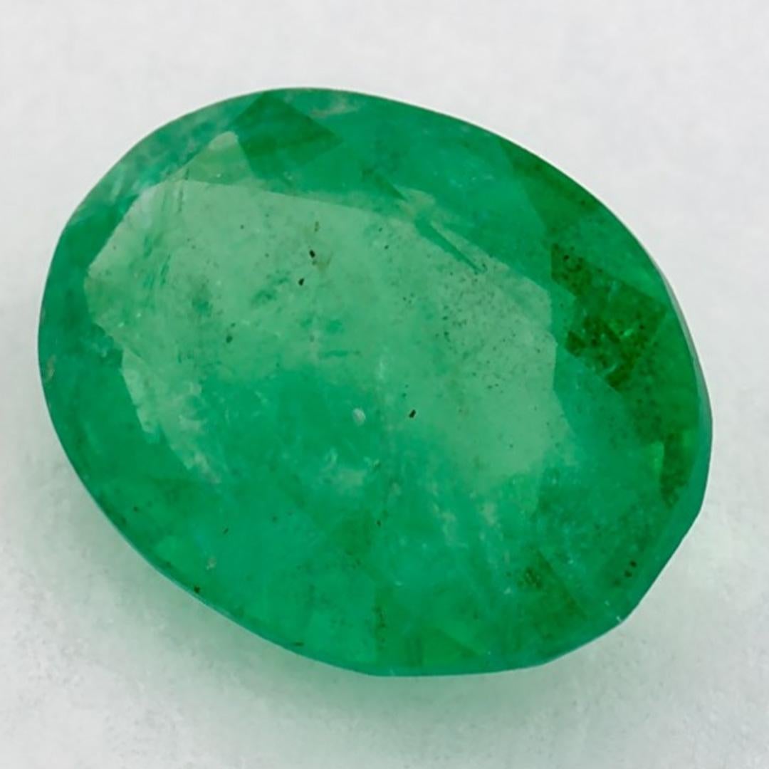 Con una vibrante tonalità di colore verde, la pietra natale di maggio è un simbolo della rinnovata crescita primaverile. 

Esplora la vivace collezione di smeraldi, rubini e zaffiri nel nostro negozio, disponibili come gemme sciolte e abbinabili