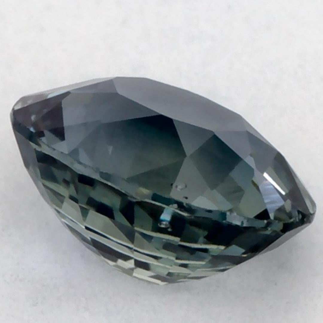 1.03 Ct Green Sapphire Oval Loose Gemstone (Saphir vert ovale en vrac) en vente 1