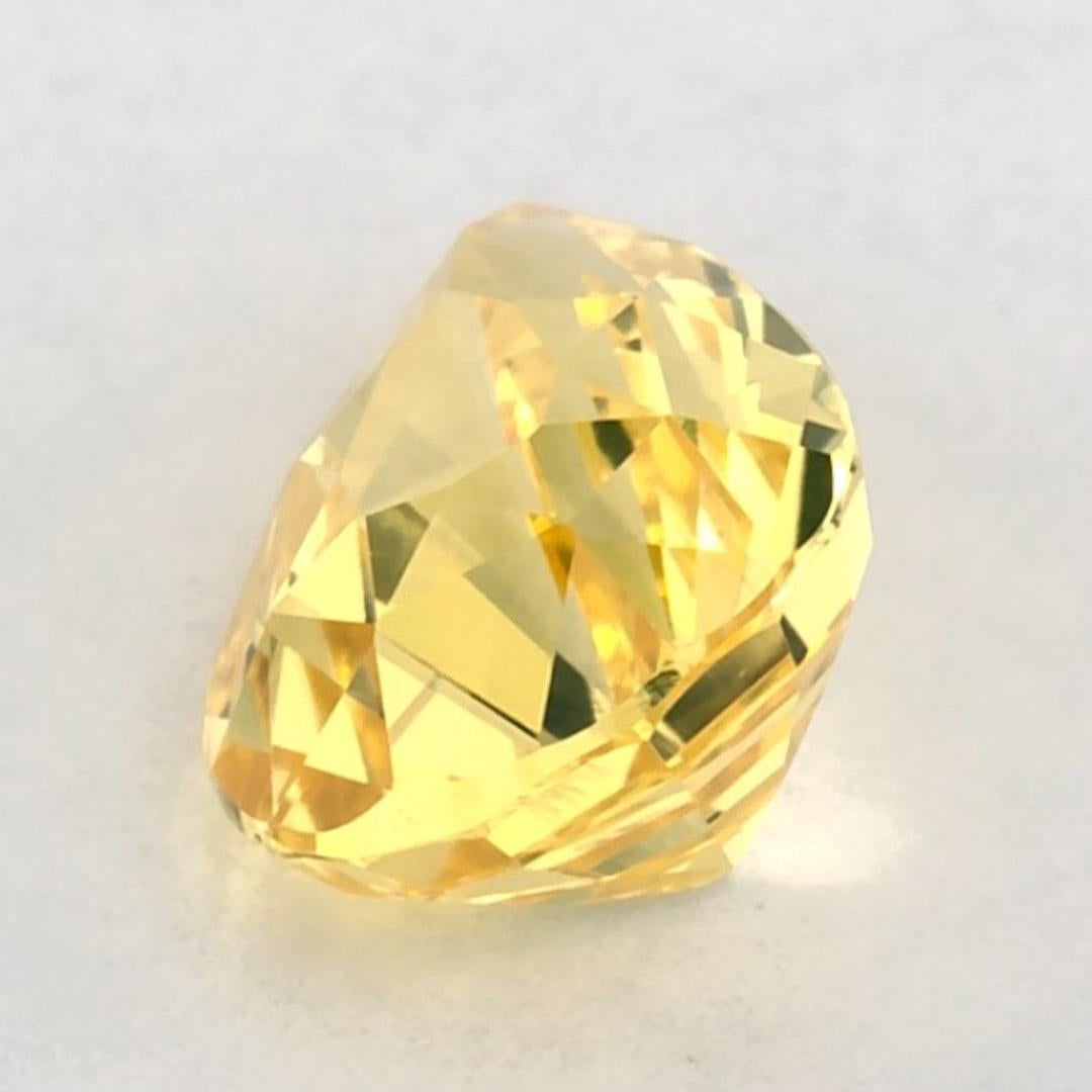 Donna 1.03 carati di zaffiro giallo a forma di pera sciolto in vendita