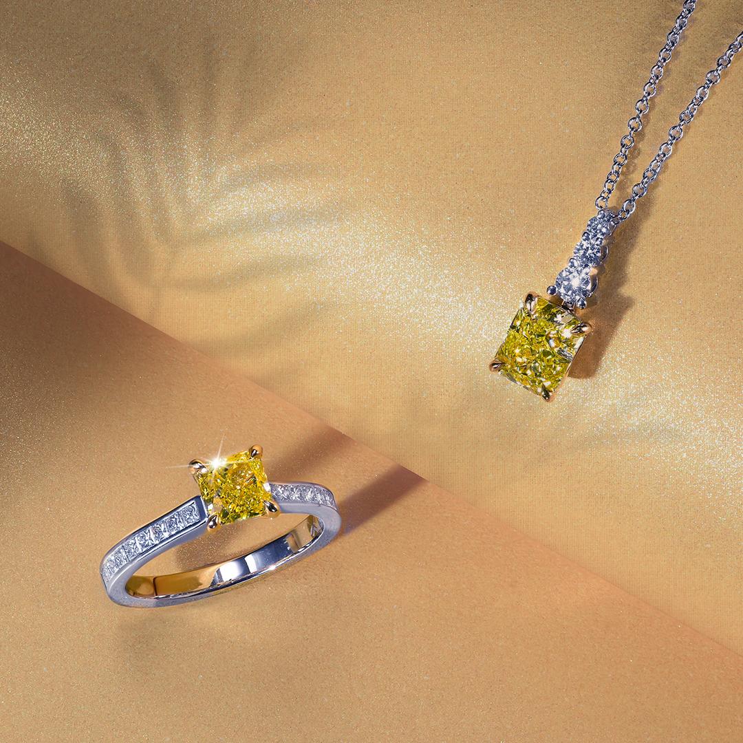 1,03 quilates Anillo de Diamante Lateral Radiante Amarillo Intenso Certificado GIA en Nuevo estado para la venta en New York, NY