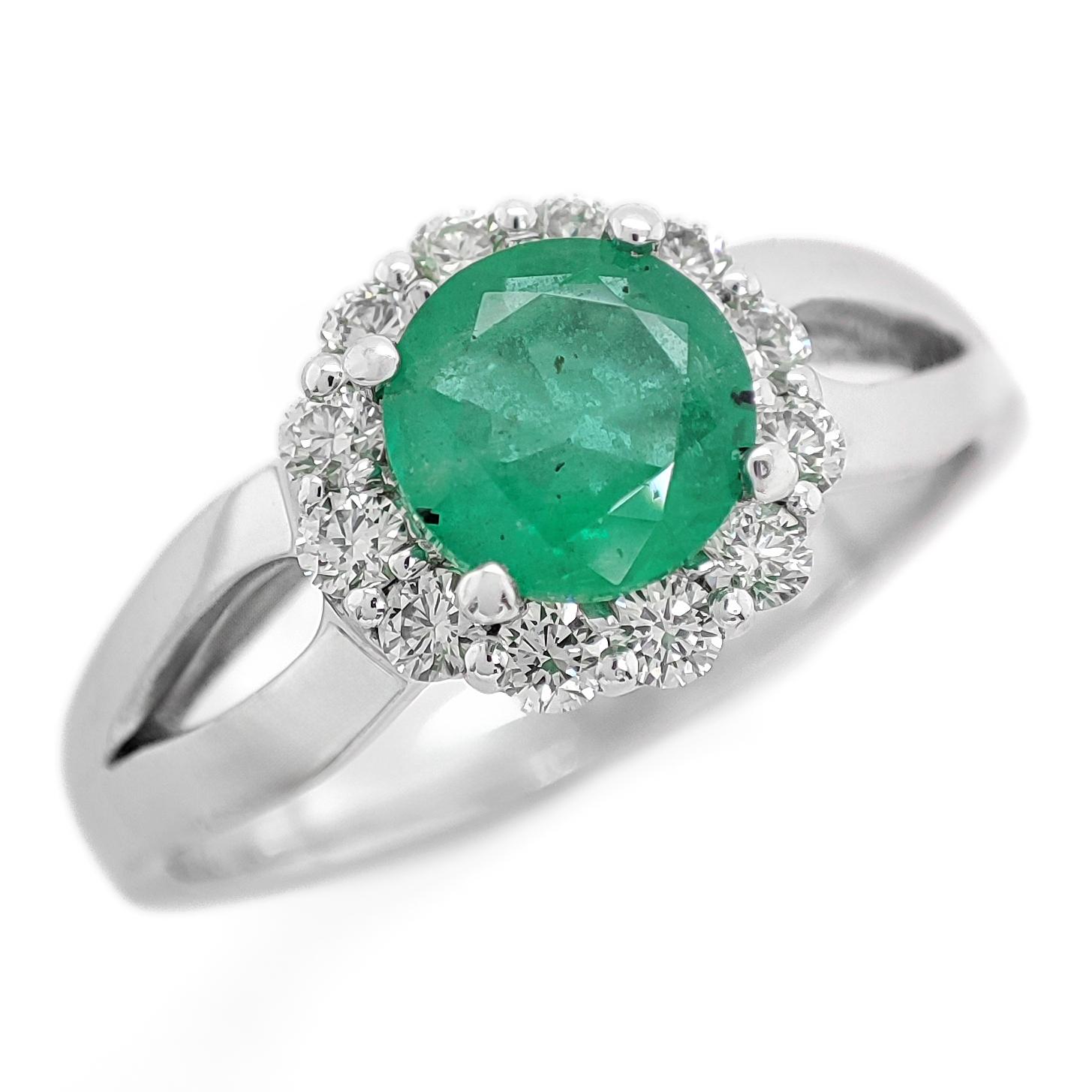 Round Cut No Reserve 0.73CT Emerald & 0.30CT VVS-VS Diamond Cocktail Enegenment Ring  14K  For Sale