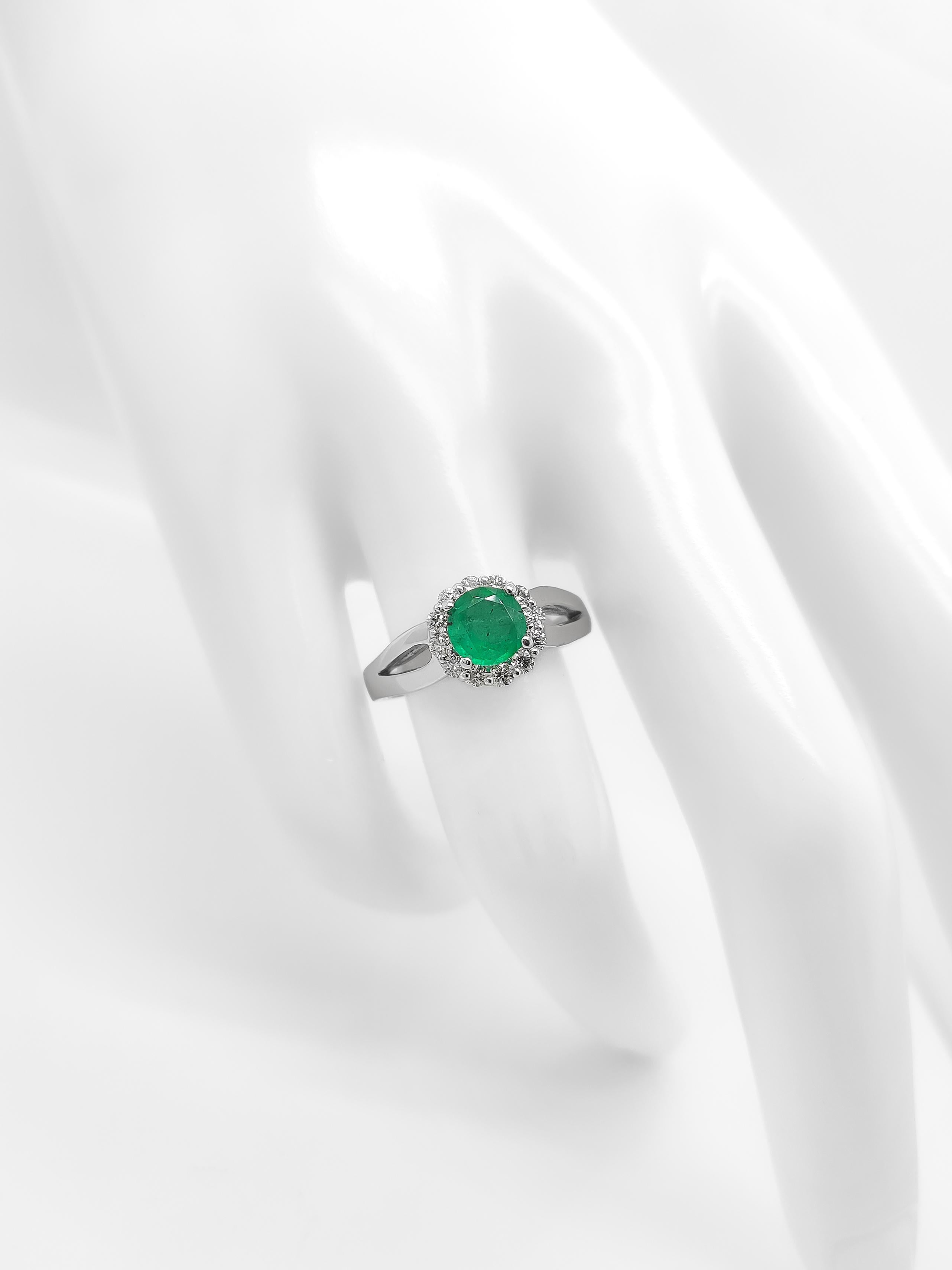 Women's No Reserve 0.73CT Emerald & 0.30CT VVS-VS Diamond Cocktail Enegenment Ring  14K  For Sale