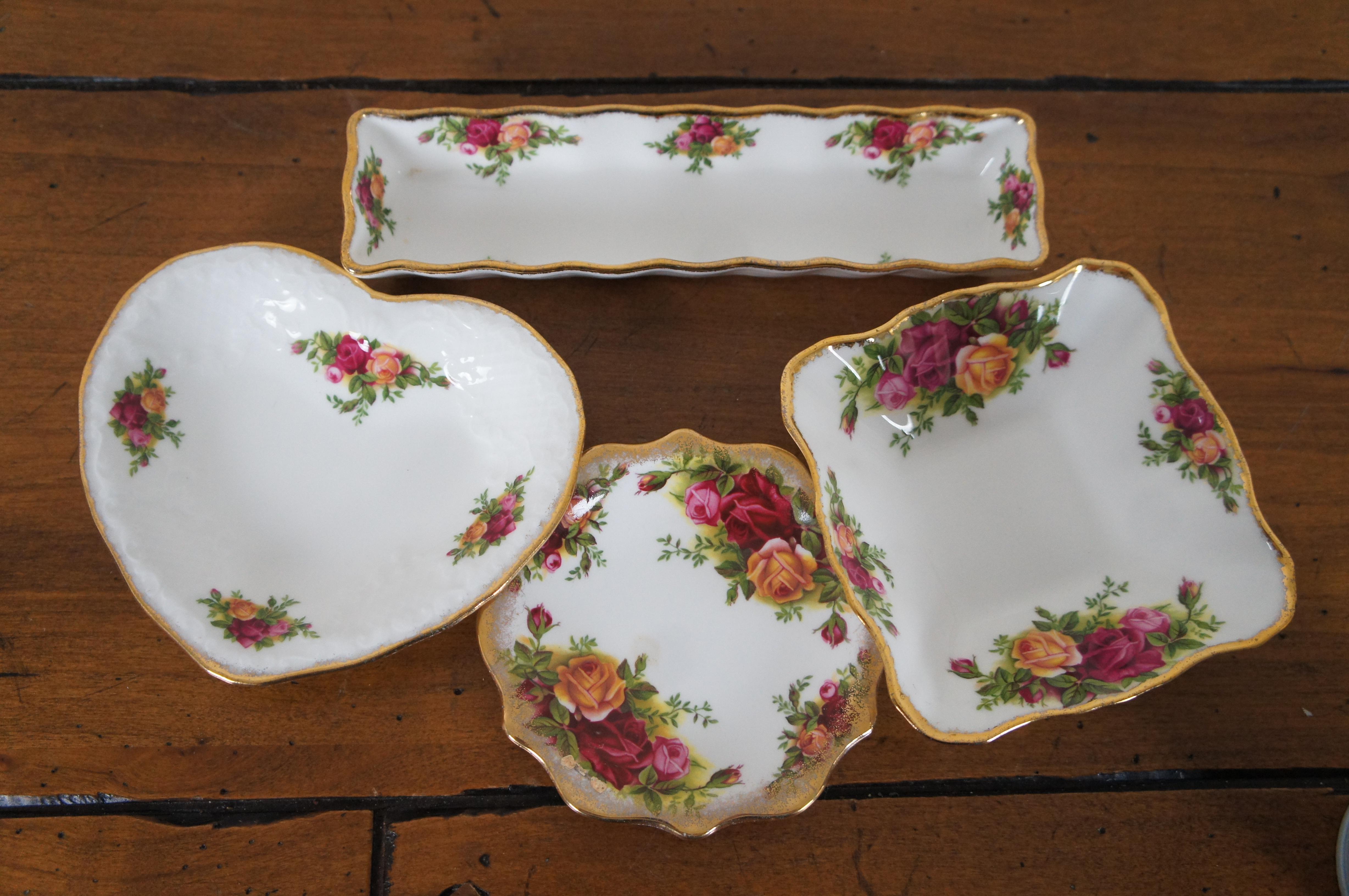 103 Stück Royal Albert England 1962 Old Country Roses Feines Porzellangeschirr Set im Zustand „Gut“ in Dayton, OH