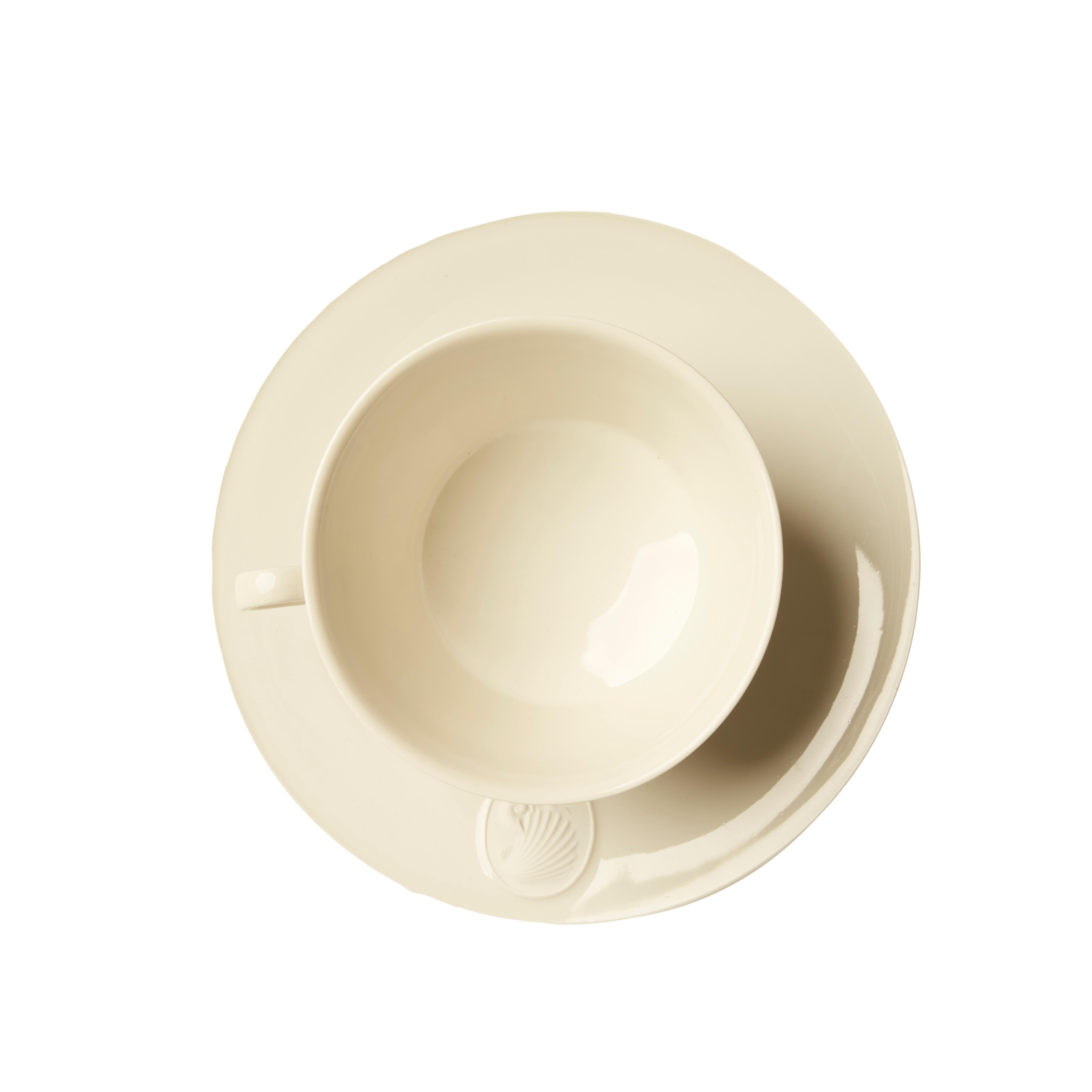 20th Century 103 Piece Set of Arkadia Patter KPM China Dinnerware