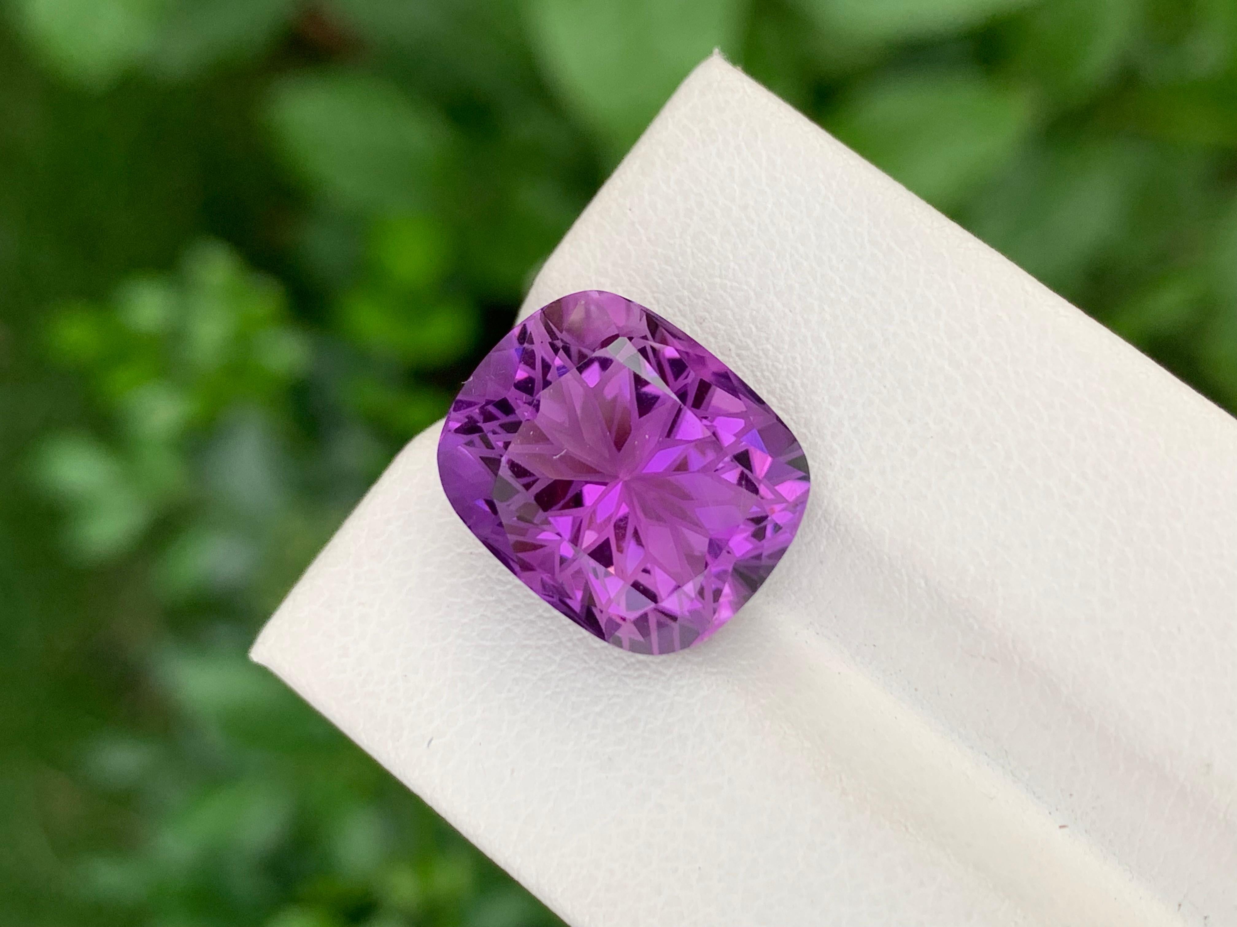 Arts and Crafts 10.30 Carat Natural Loose Amethyst Flower Cut Gem For Necklace For Sale