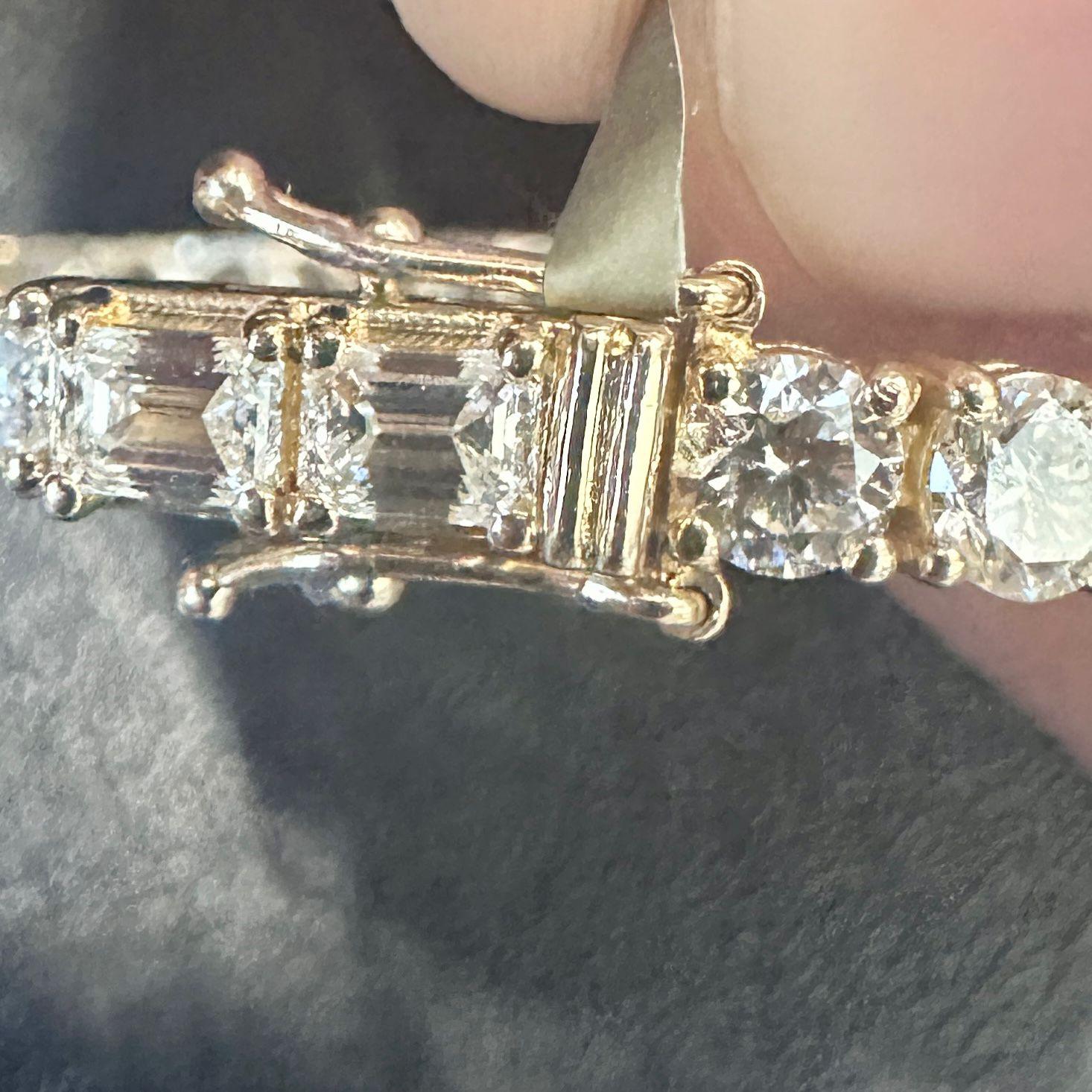 Mixed Cut 10.30 Carat Round and Emerald Cut Diamond Tennis Bracelet in 14K Yellow Gold For Sale