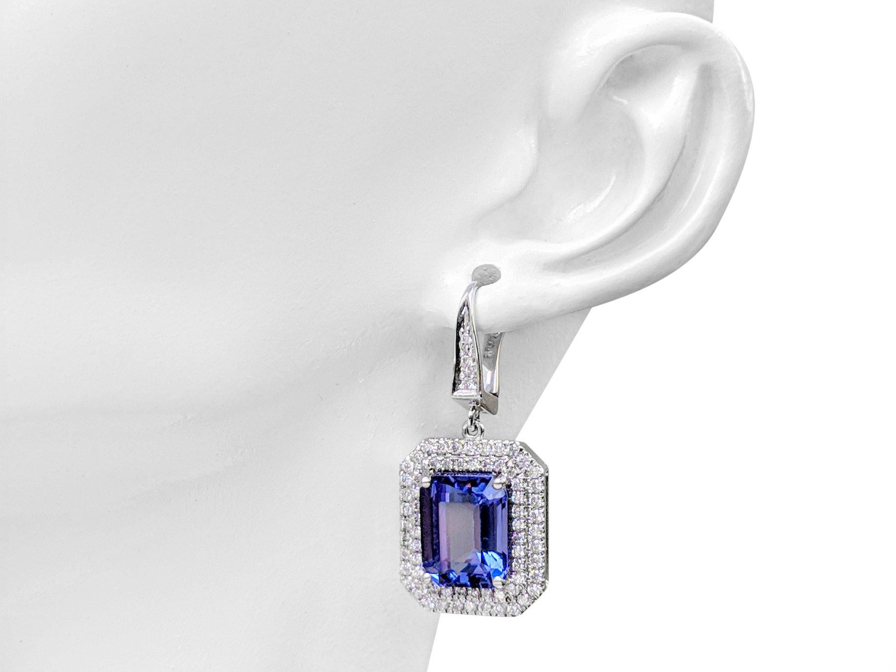 Emerald Cut 10.30 Carat Tanzanite and 1.25Ct Diamonds Halo - 18 kt. White gold - Earrings For Sale
