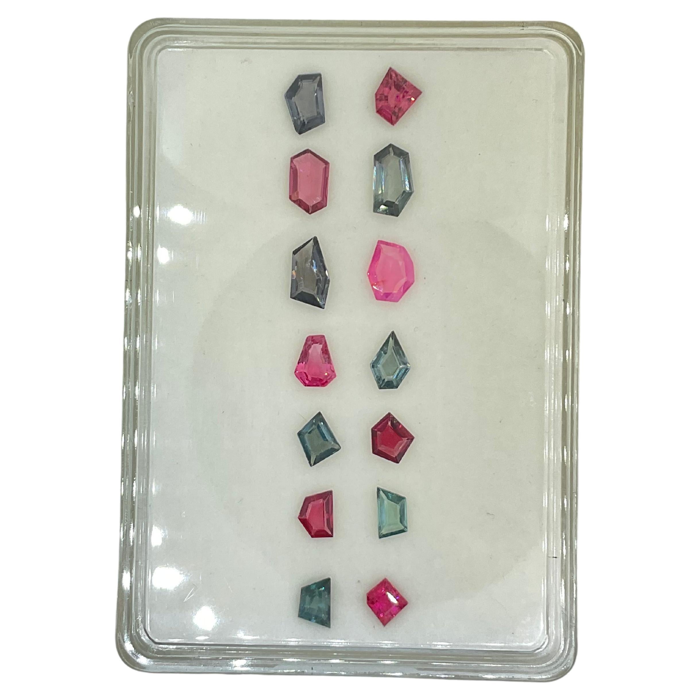 Pierre naturelle de 10.30 carats de taille fantaisie en spinelle grise et rose pour la haute joaillerie