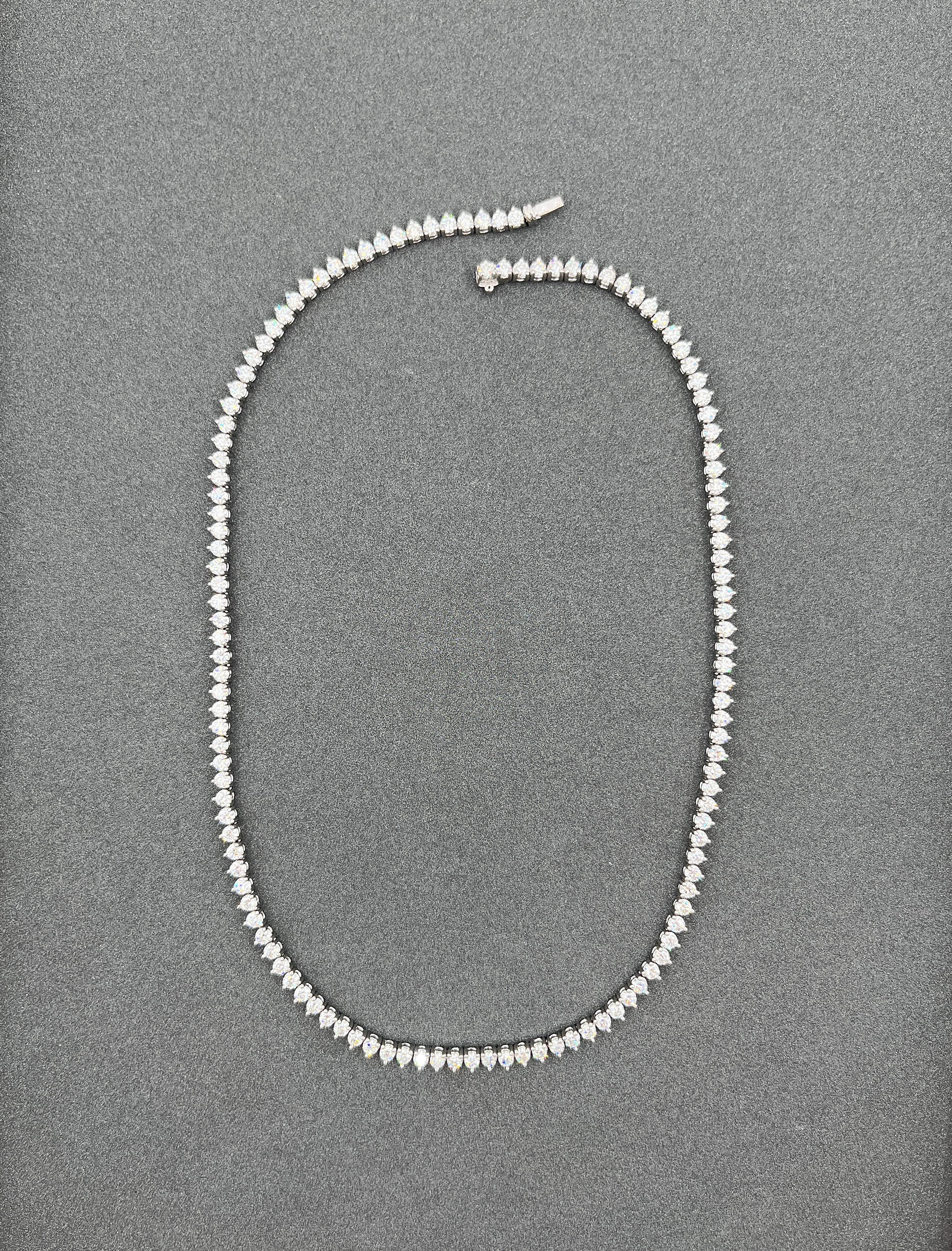 10.30 ct Diamond Tennis Necklace In New Condition In Chicago, IL