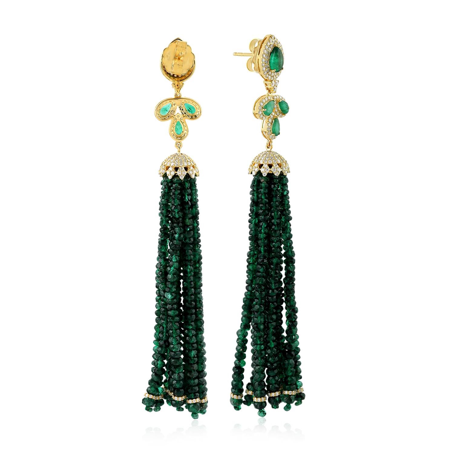 Artisan 103.05 Carat Emerald Diamond 18 Karat Gold Tassel Earrings For Sale