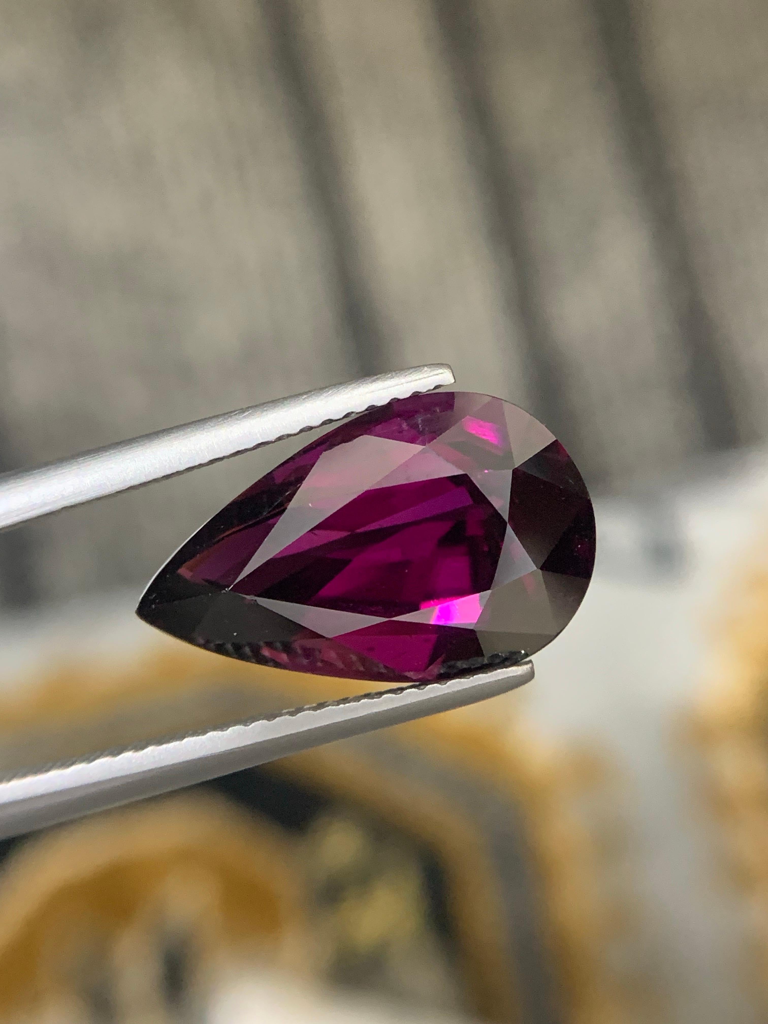 10.32 Carat Natural Loose Rhodolite Garnet Pear Shape Gemstone From Tanzania (grenat rhodolite en forme de poire) en vente 3