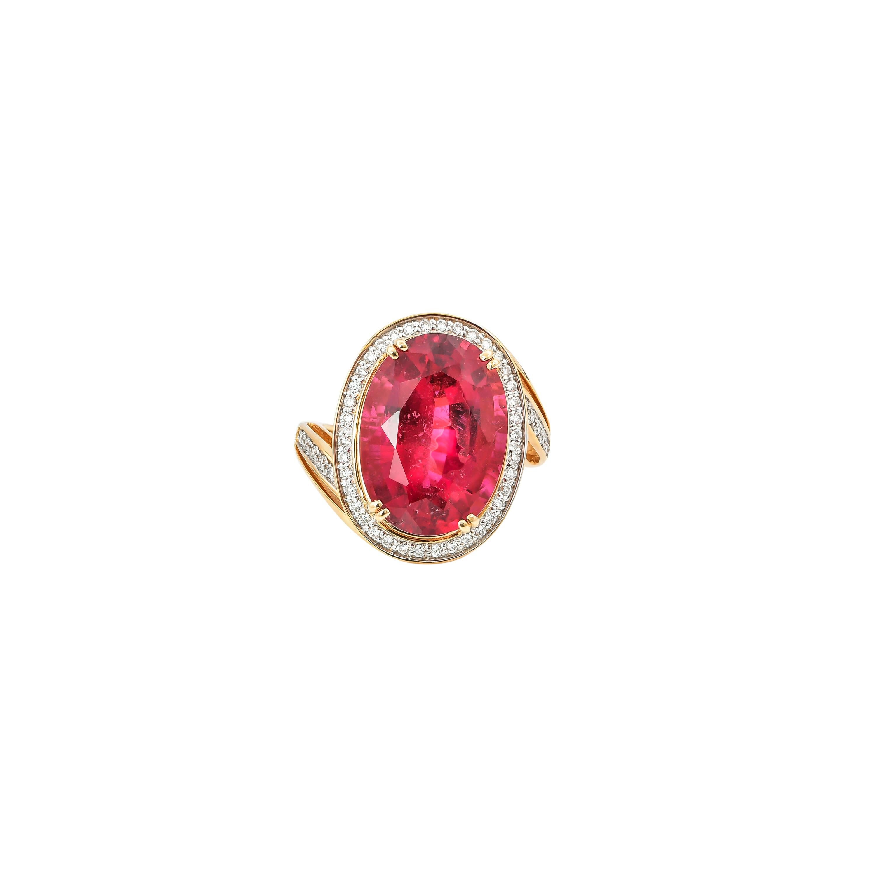 This collection of rings features the most radiant rubelites. These gemstones show a magnificant and regal deep red colour, and the yellow gold and diamond accents makes these pieces a true show stopper. 

Classic rubelite ring in 18K yellow gold