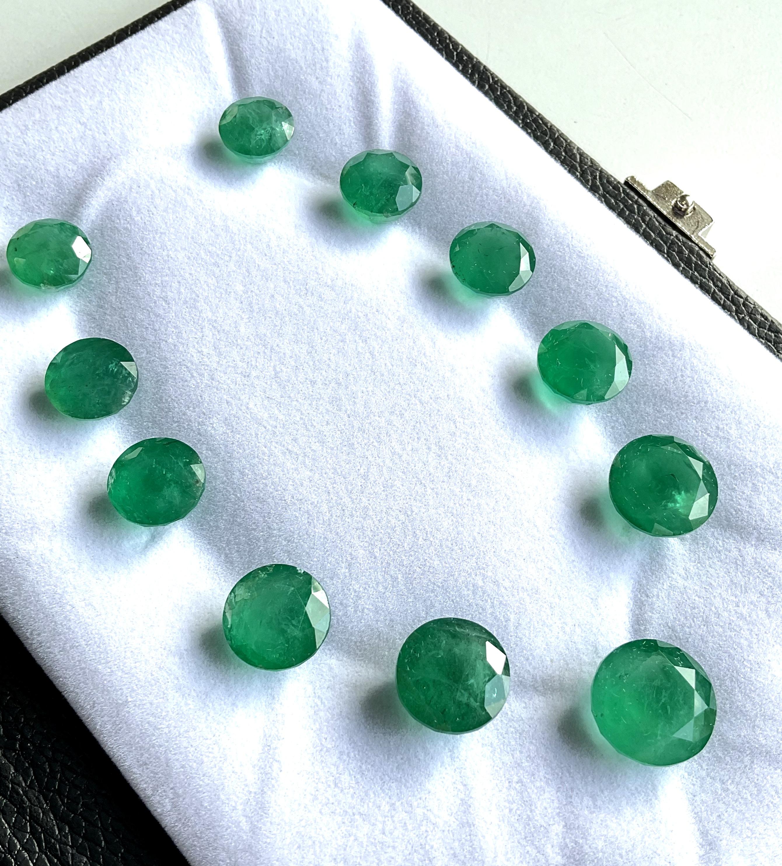 103.48 Carats Zambian Emerald Round Cutstone Layout 11 Pieces For Fine Jewelry For Sale 6
