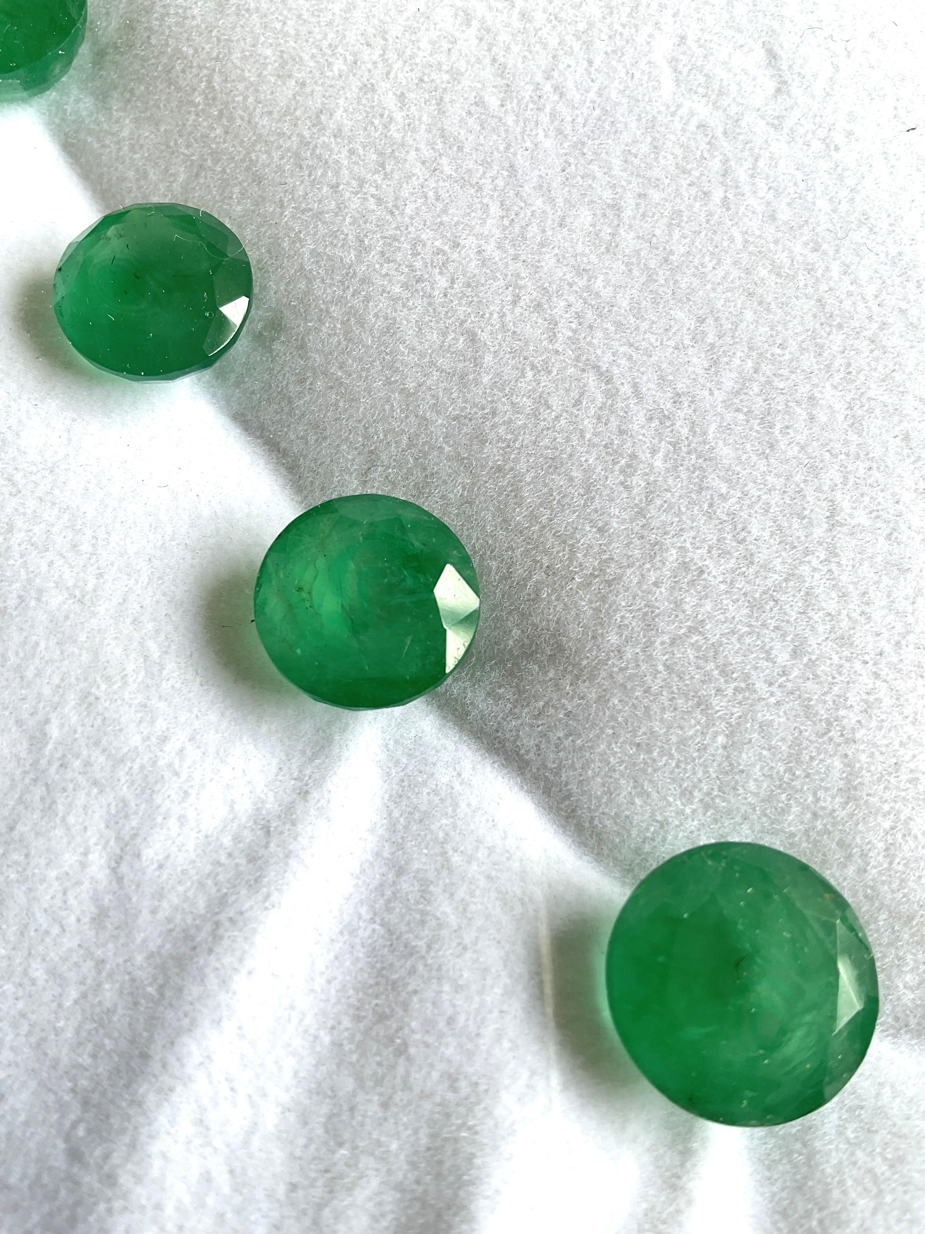 103.48 Carats Zambian Emerald Round Cutstone Layout 11 Pieces For Fine Jewelry For Sale 4