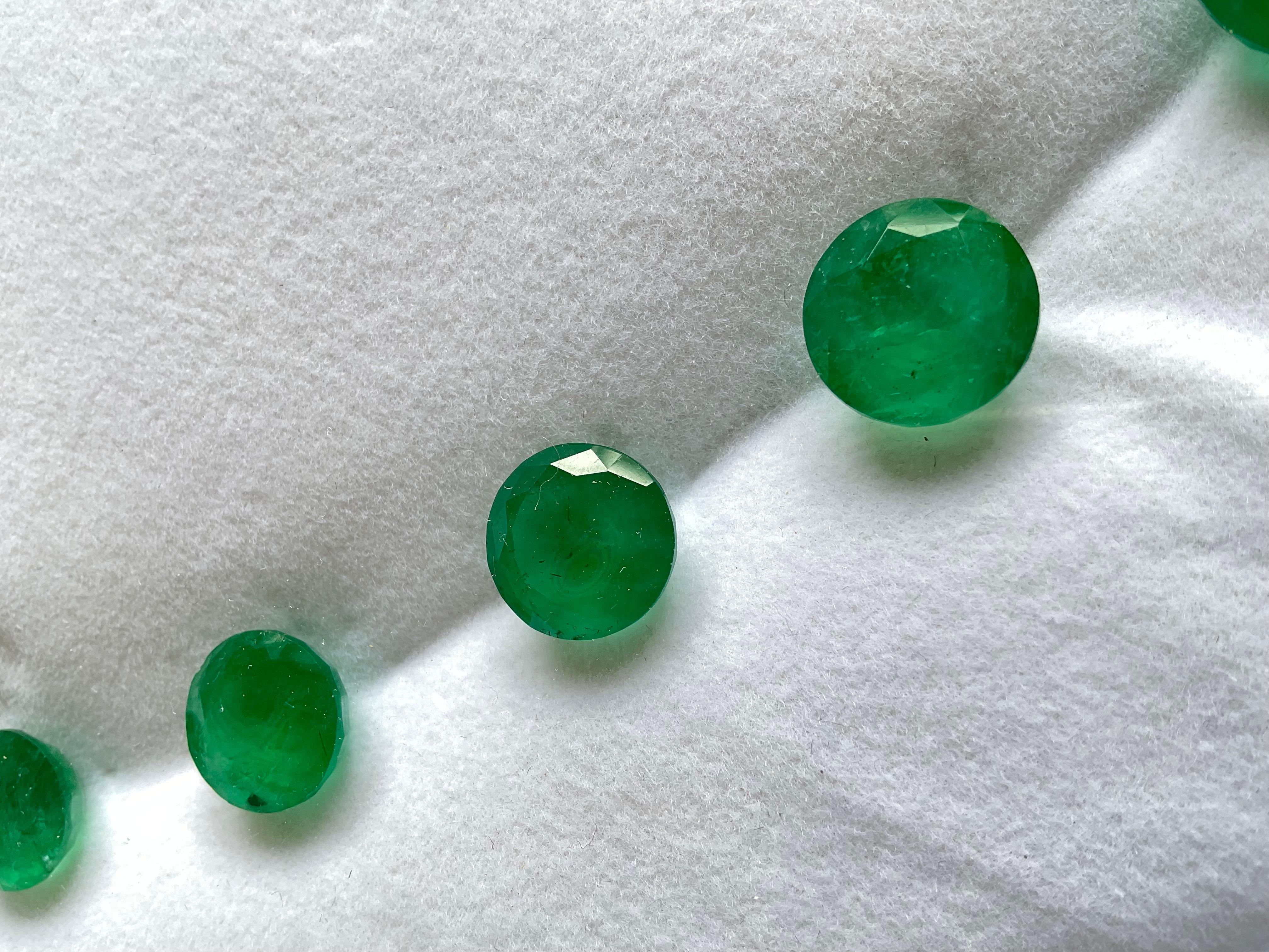 103.48 Carats Zambian Emerald Round Cutstone Layout 11 Pieces For Fine Jewelry For Sale 5