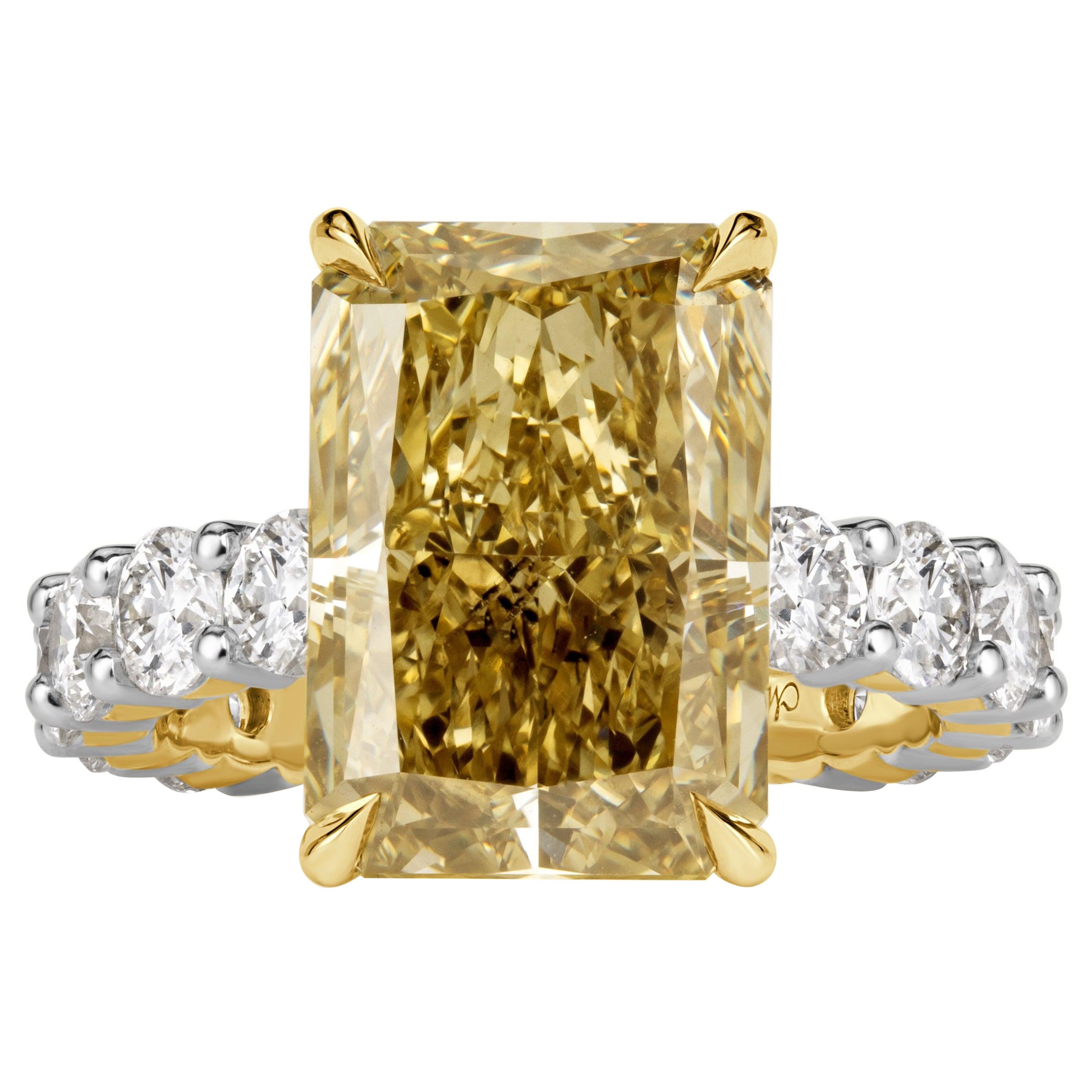 Bague de fiançailles 10.34ct Fancy Intense Yellow Radiant Cut Lab Grown Diamond en vente