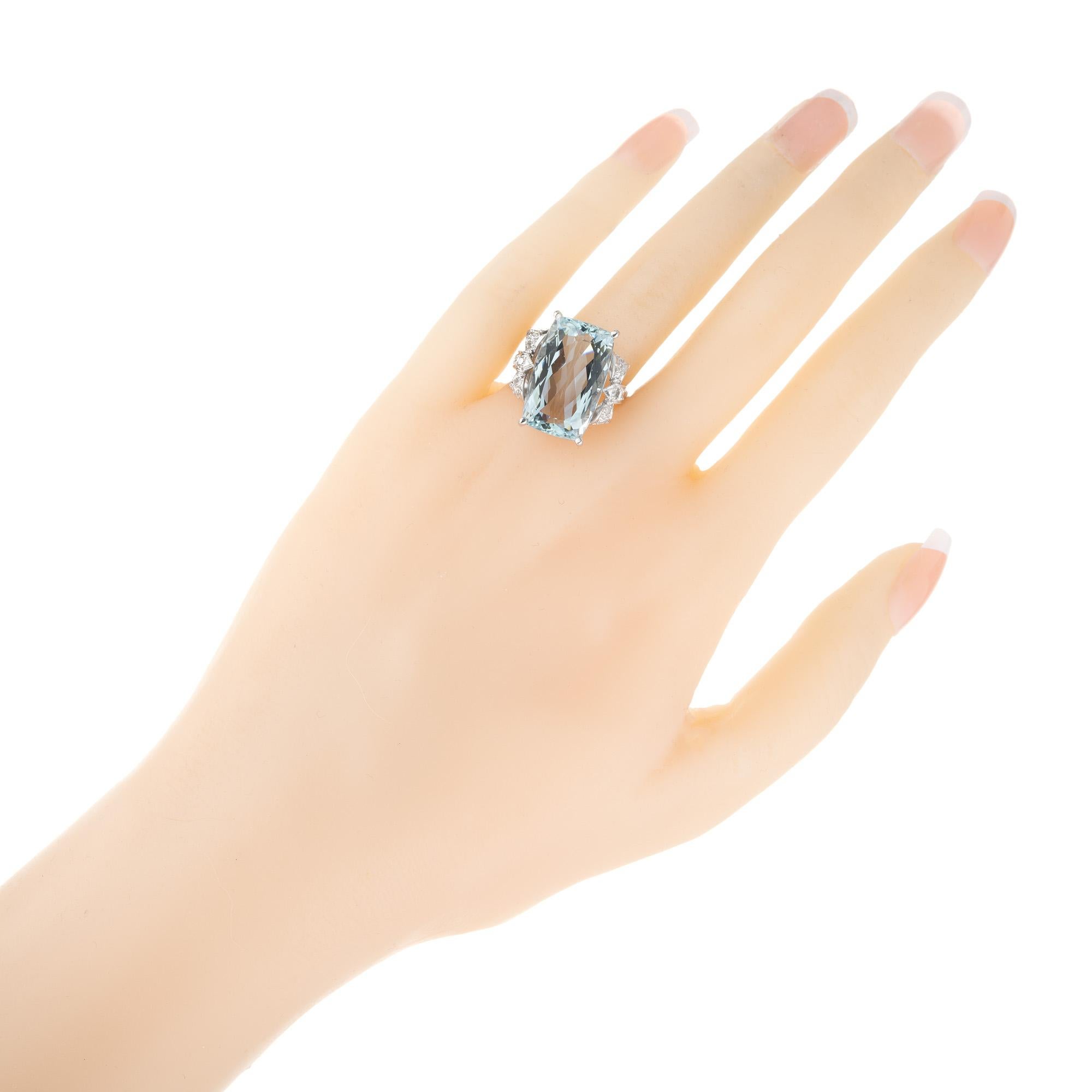 10.35 Carat Cushion Cut Aquamarine Diamond Platinum Cocktail Ring en vente 2